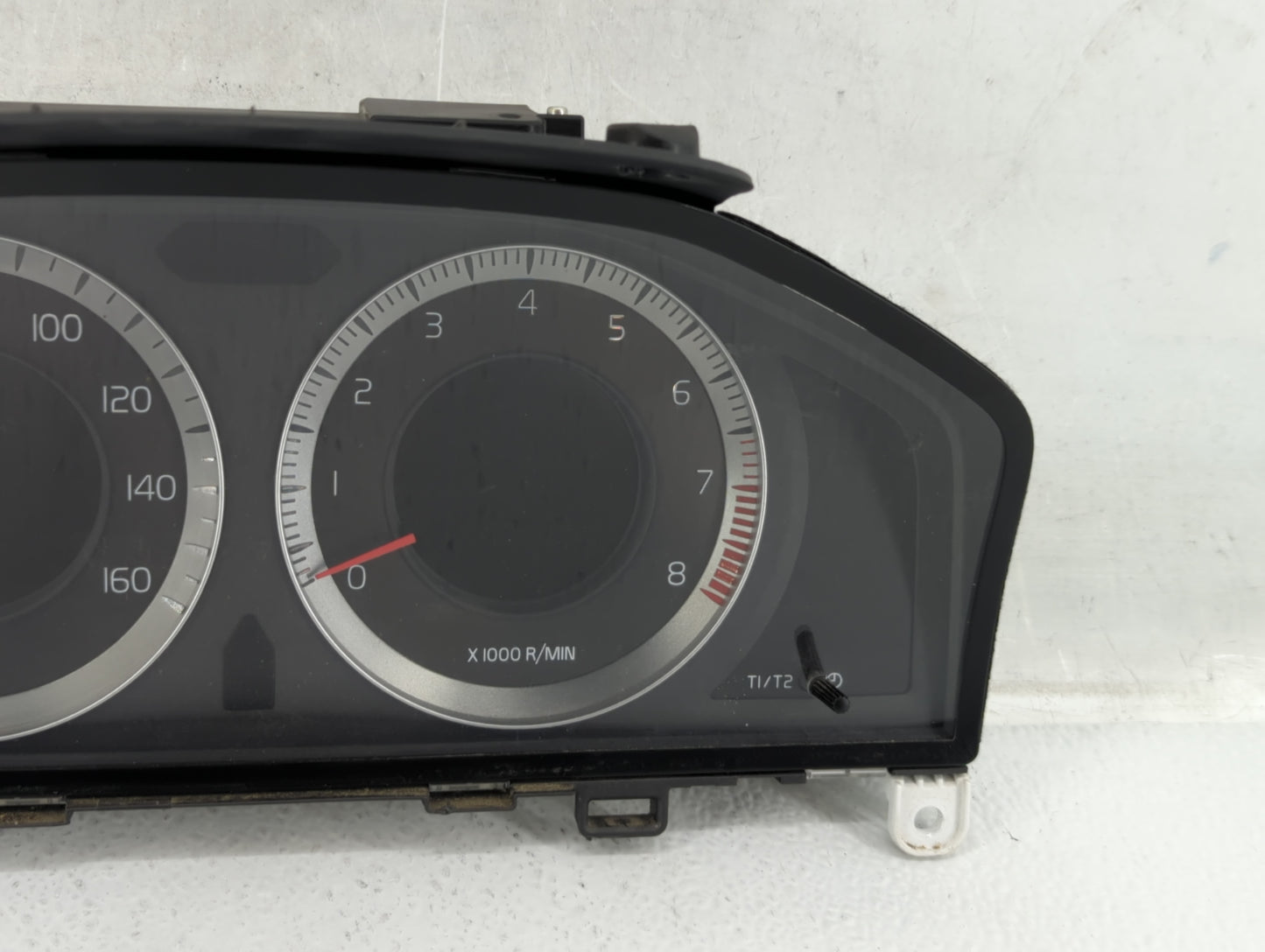 2009-2010 Volvo Xc70 Instrument Cluster Speedometer Gauges P/N:36002581 270852AA, 69199-940U Fits Fits 2009 2010 OEM Used Au
