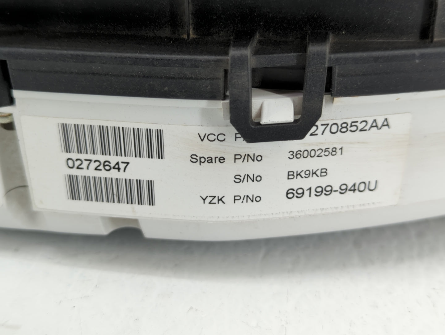 2009-2010 Volvo Xc70 Instrument Cluster Speedometer Gauges P/N:36002581 270852AA, 69199-940U Fits Fits 2009 2010 OEM Used Au