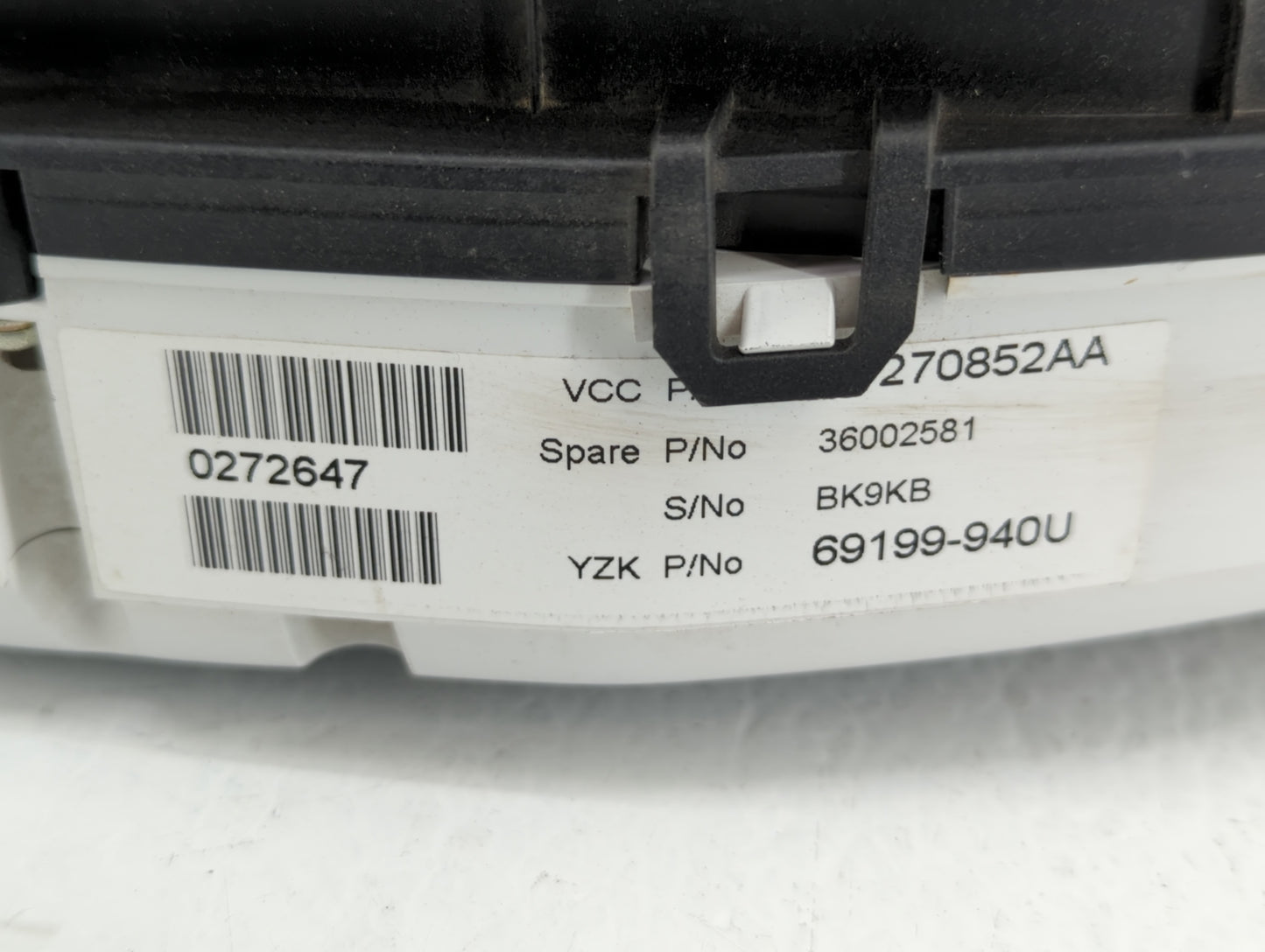 2009-2010 Volvo Xc70 Instrument Cluster Speedometer Gauges P/N:36002581 270852AA, 69199-940U Fits Fits 2009 2010 OEM Used Au