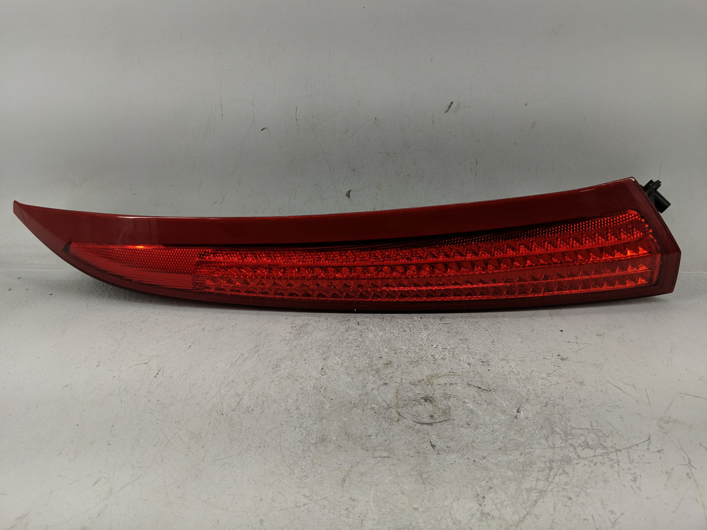 2007-2014 Volvo Xc90 Tail Light Assembly Passenger Right OEM P/N:162656 Fits Fits 2007 2008 2009 2010 2011 2012 2013 2014 OE
