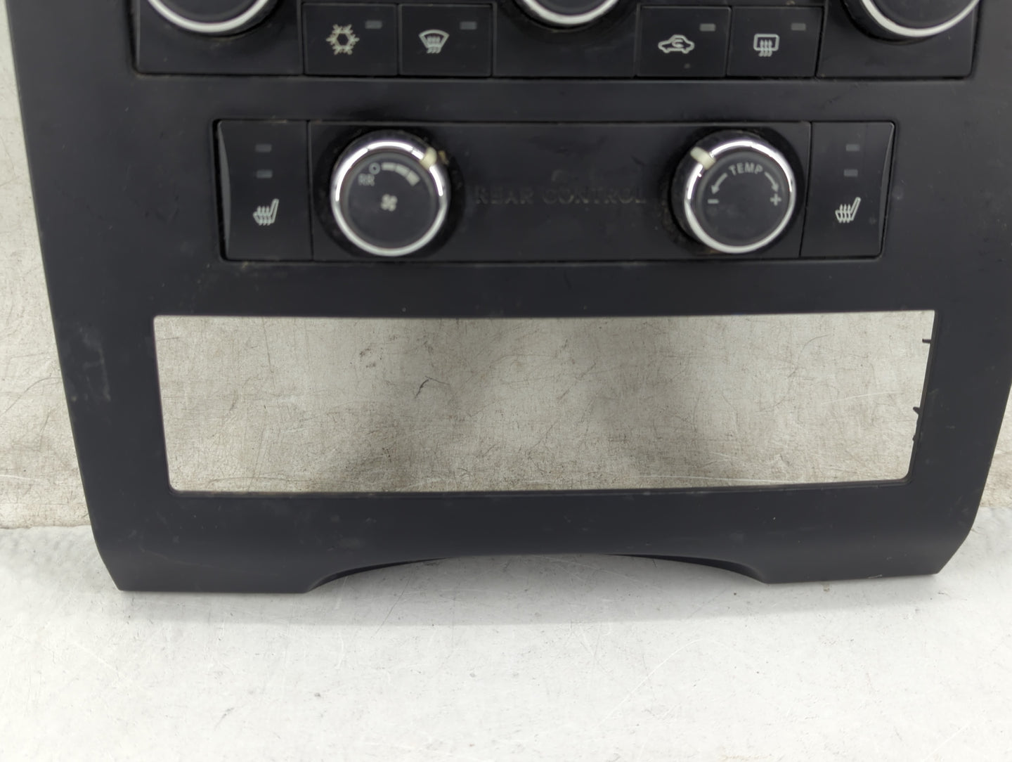 2009 Volkswagen Routan Climate Control Module Temperature AC/Heater Replacement P/N:P55111869AD Fits OEM Used Auto Parts - O