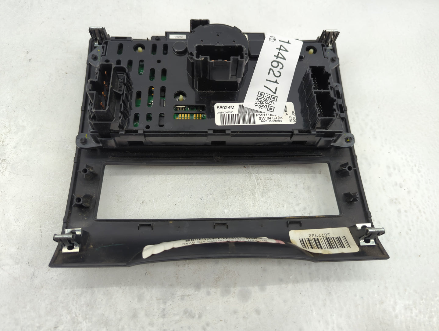 2009 Volkswagen Routan Climate Control Module Temperature AC/Heater Replacement P/N:P55111869AD Fits OEM Used Auto Parts - O