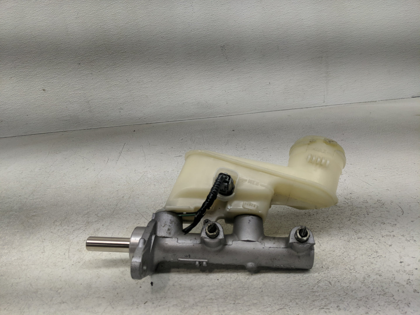 2009-2014 Acura Tl Brake Master Cylinder - Oemusedautoparts1.com
