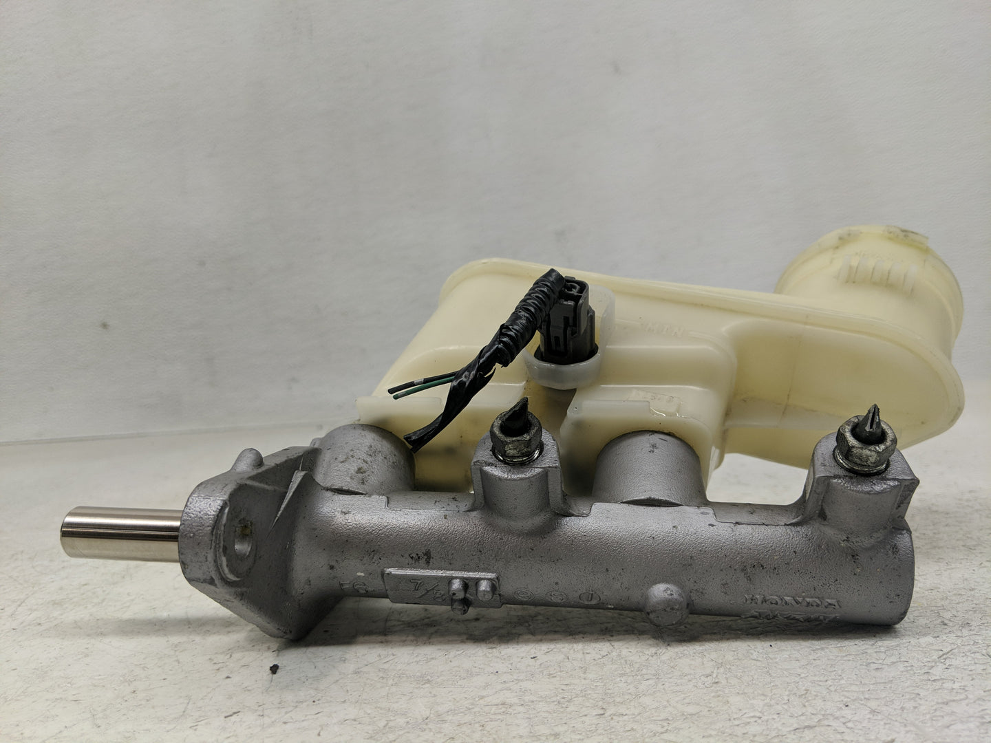 2009-2014 Acura Tl Brake Master Cylinder - Oemusedautoparts1.com