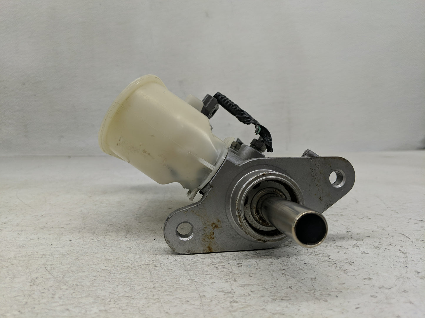 2009-2014 Acura Tl Brake Master Cylinder - Oemusedautoparts1.com