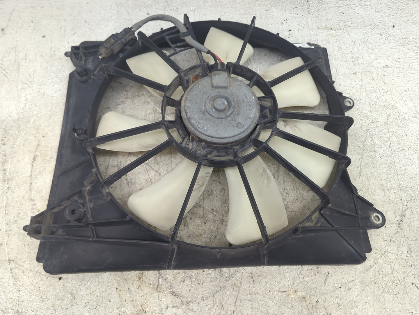 2009-2011 Acura Tl Electric Radiator Cooling Fan Motor Assembly Fits Fits 2009 2010 2011 OEM Used Auto Parts - Oemusedautopa