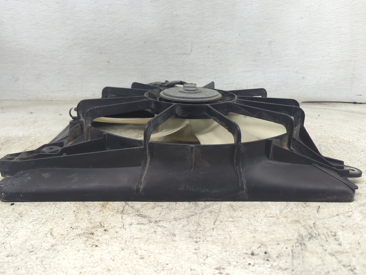 2009-2011 Acura Tl Electric Radiator Cooling Fan Motor Assembly Fits Fits 2009 2010 2011 OEM Used Auto Parts - Oemusedautopa
