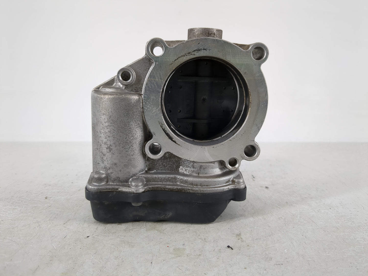 2005-2016 Audi A4 Throttle Body P/N:06F 133 062 T 06F 133 062 Q Fits OEM Used Auto Parts - Oemusedautoparts1.com