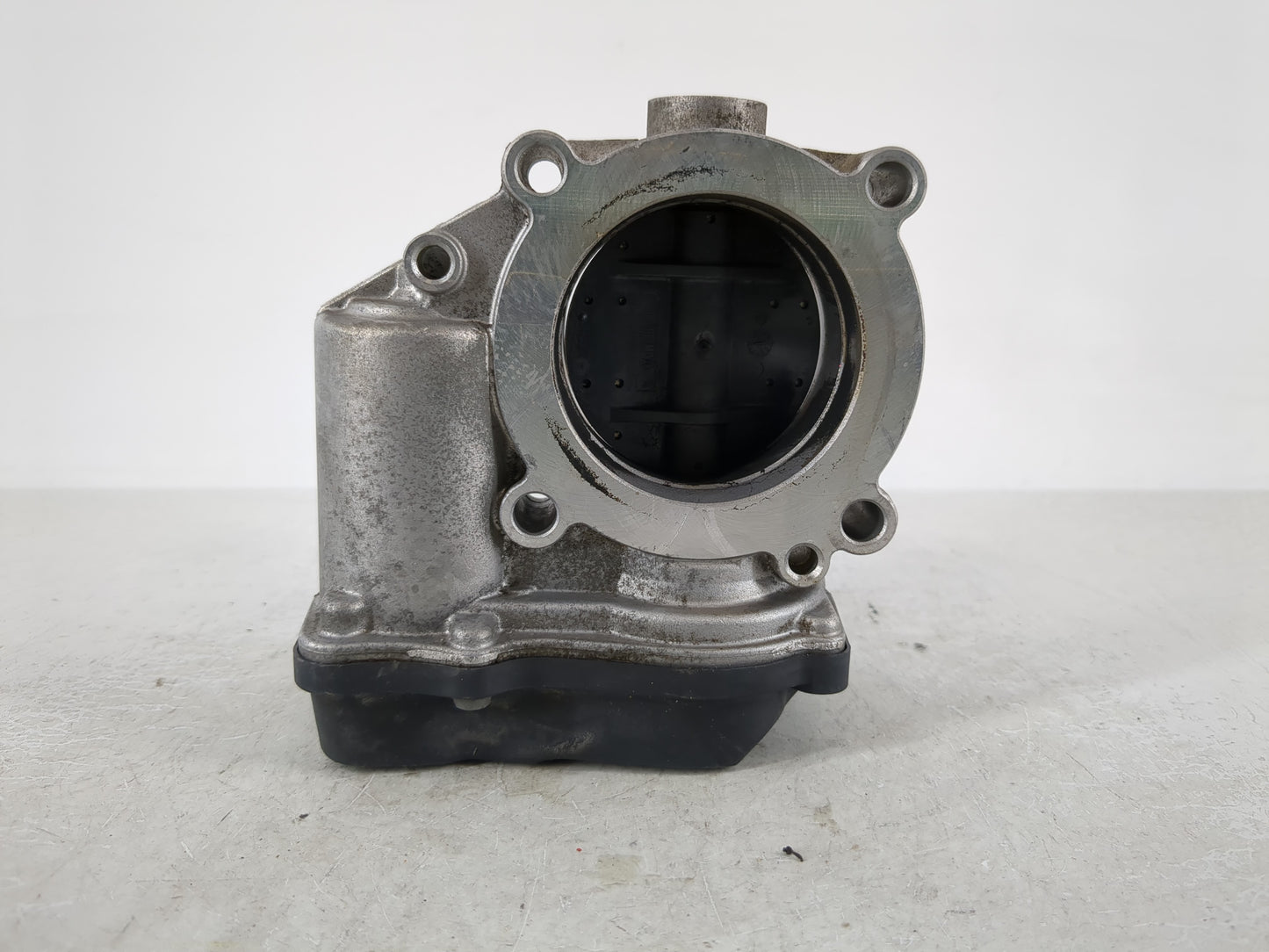 2005-2016 Audi A4 Throttle Body P/N:06F 133 062 T 06F 133 062 Q Fits OEM Used Auto Parts - Oemusedautoparts1.com