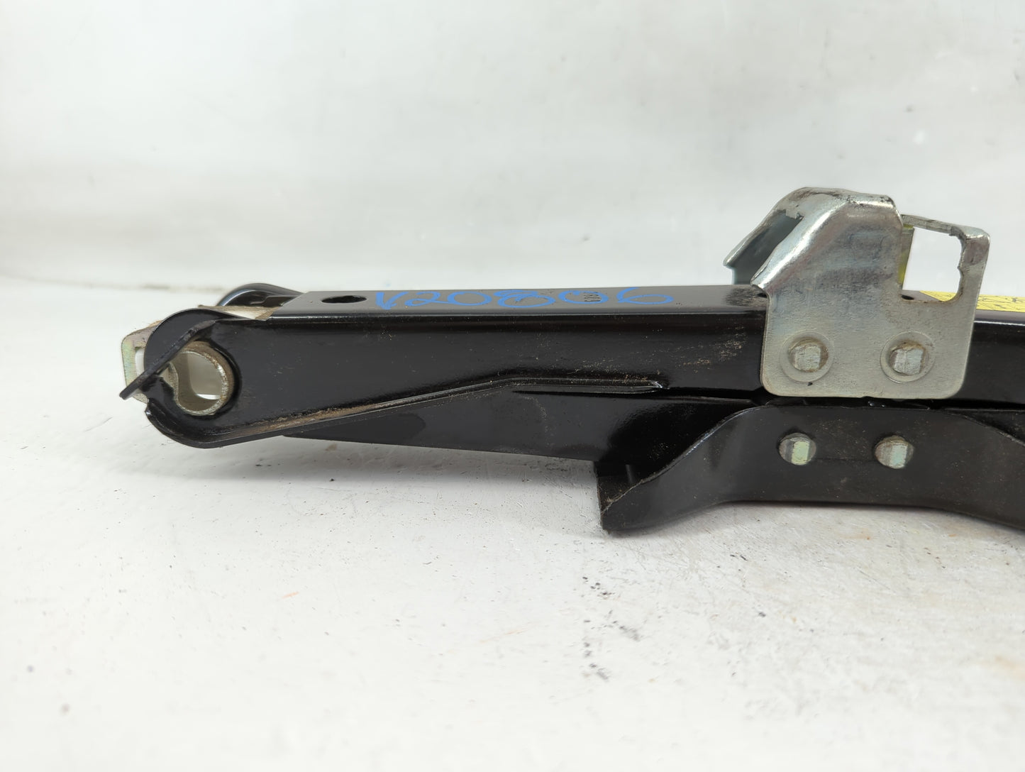 2010 Audi A4 Spare Scissor Car Jack - Oemusedautoparts1.com