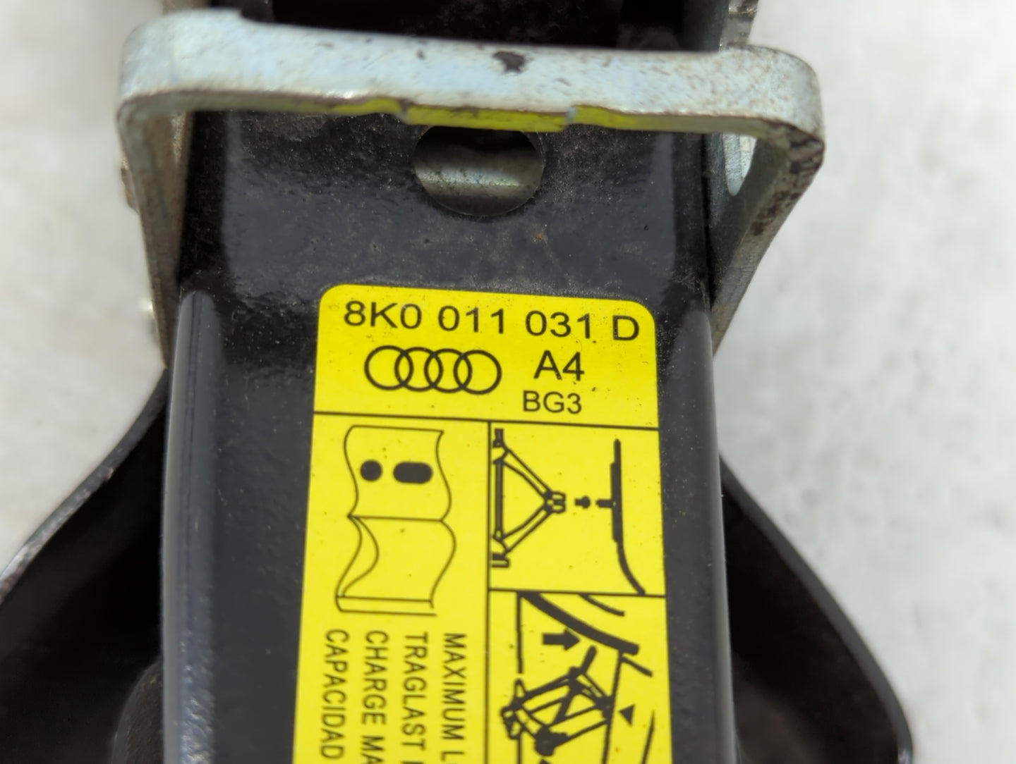 2010 Audi A4 Spare Scissor Car Jack - Oemusedautoparts1.com
