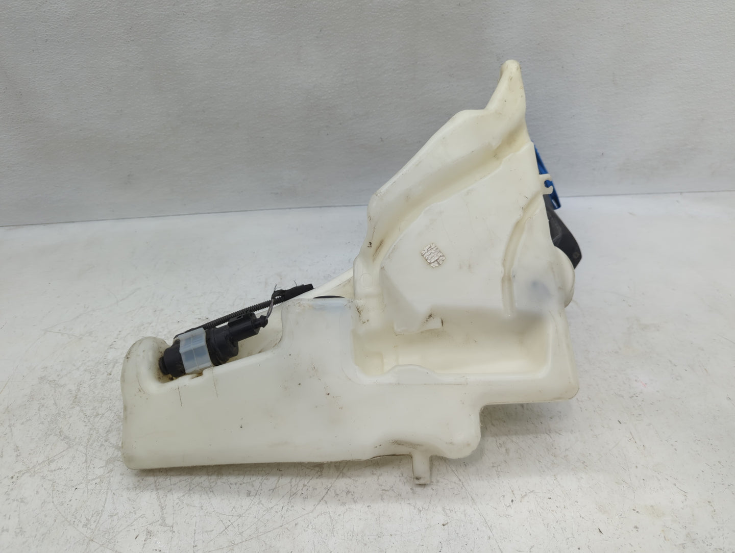 2009-2016 Audi A4 Windshield Washer Fluid Reservoir Bottle Oem - Oemusedautoparts1.com