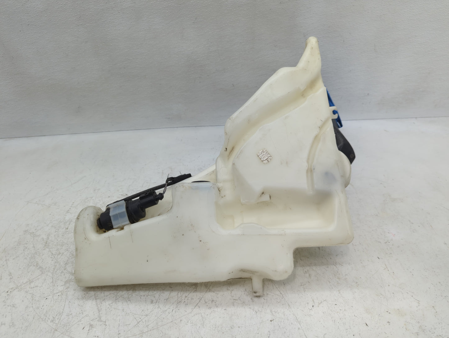 2009-2016 Audi A4 Windshield Washer Fluid Reservoir Bottle Oem - Oemusedautoparts1.com