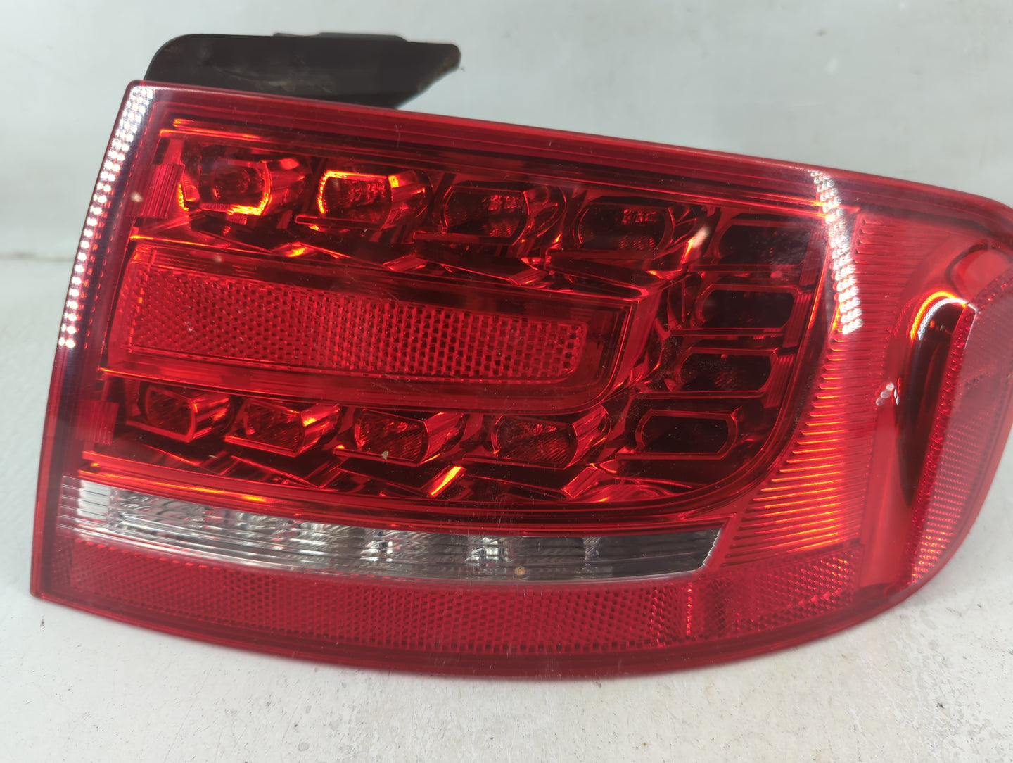 2010-2012 Audi A4 Tail Light Assembly Passenger Right OEM P/N:171270-02 Fits Fits 2010 2011 2012 OEM Used Auto Parts - Oemus
