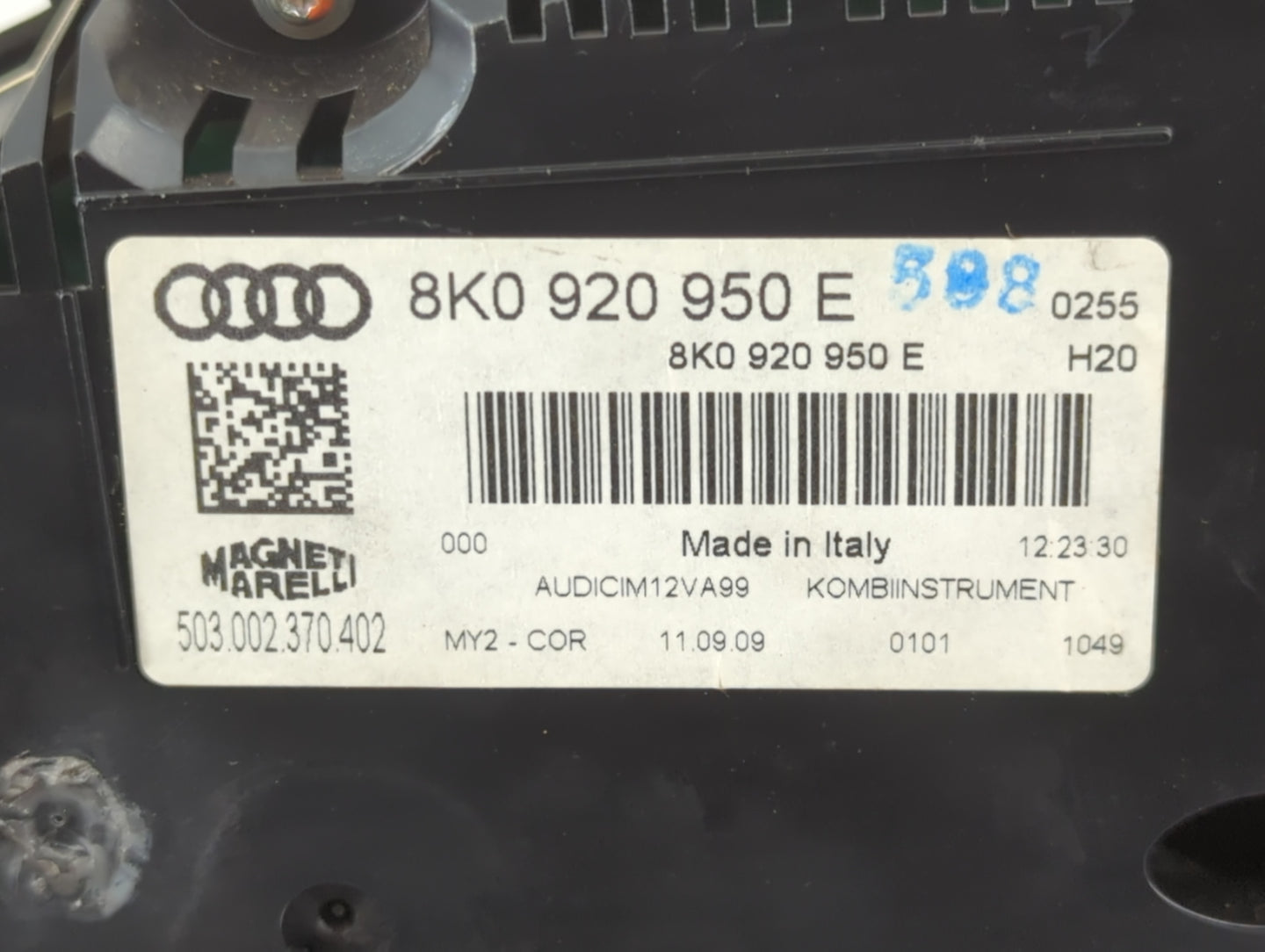 2010-2012 Audi A4 Instrument Cluster Speedometer Gauges P/N:8K0 920 950 E Fits Fits 2010 2011 2012 OEM Used Auto Parts - Oem