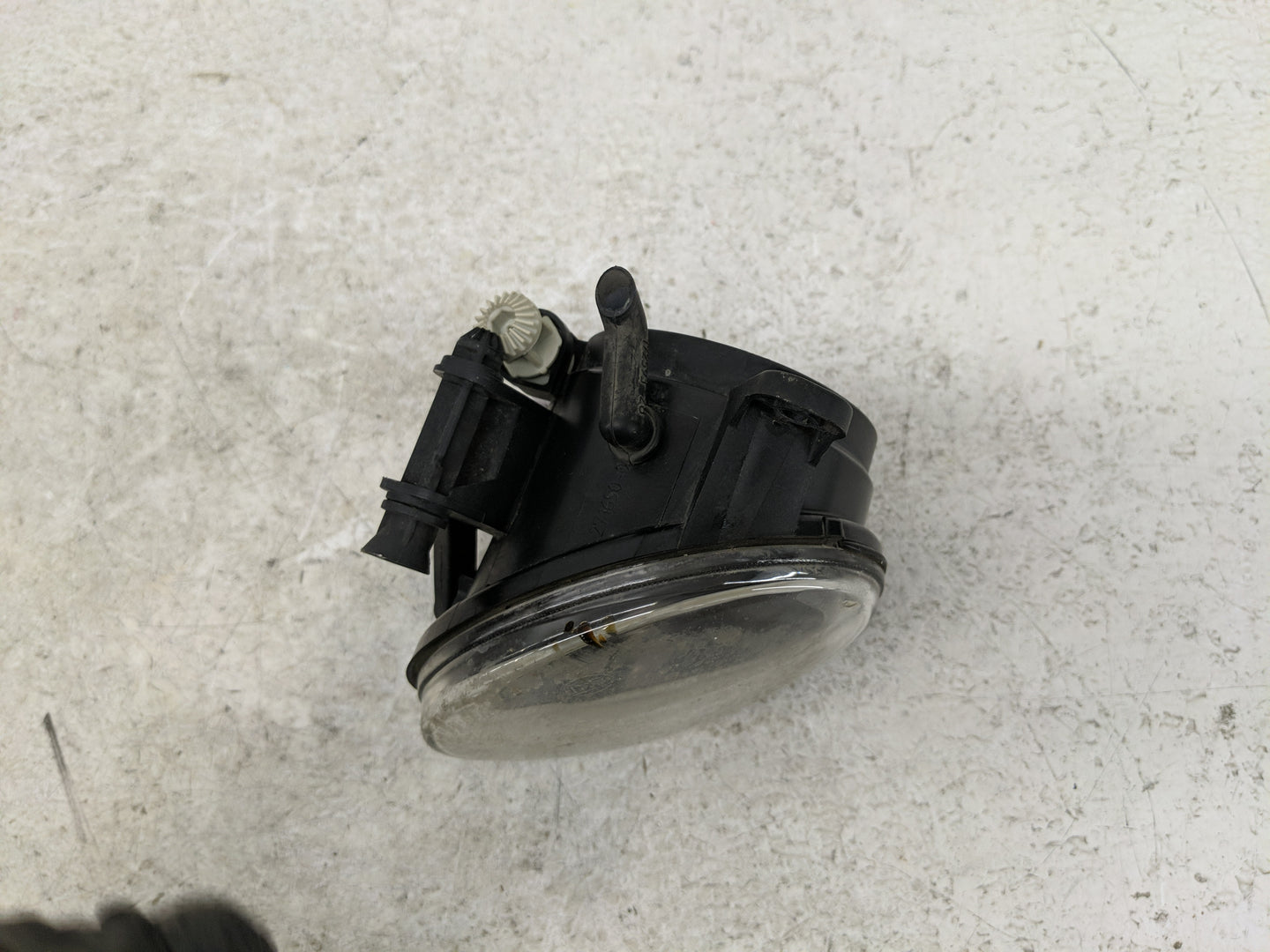 2009-2012 Audi A4 Passenger Right Oem Fog Light Lamp - Oemusedautoparts1.com