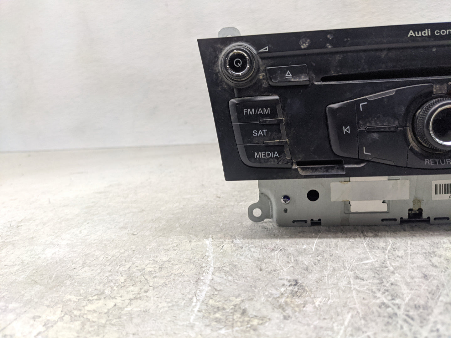 2010-2012 Audi A4 Radio AM FM Cd Player Receiver Replacement P/N:8T1 035 186 R Fits Fits 2010 2011 2012 2013 2014 2015 2016 