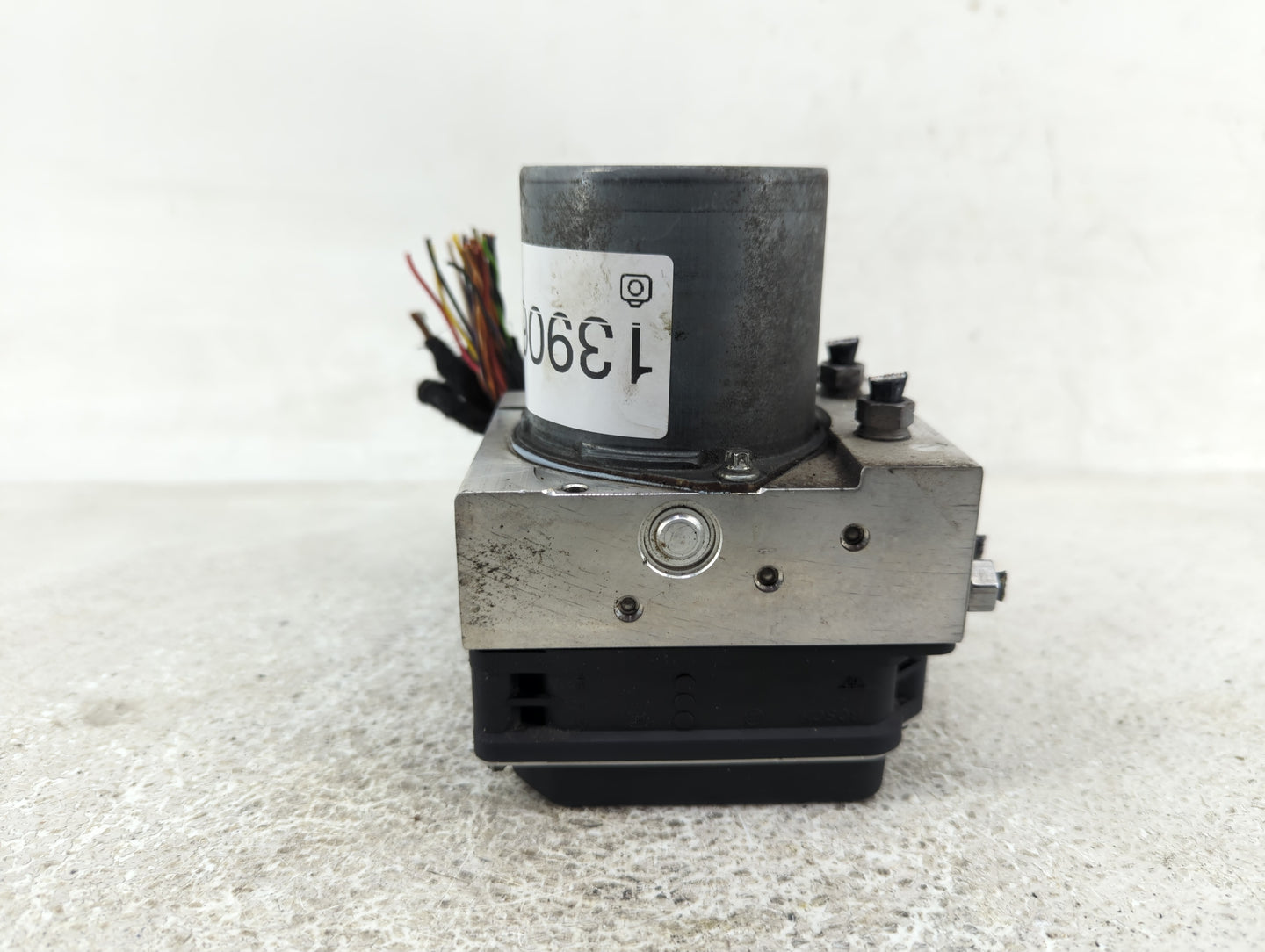 2009-2010 Audi A4 ABS Pump Control Module Replacement P/N:0 265 236 188 8K061451 Fits Fits 2009 2010 OEM Used Auto Parts - O