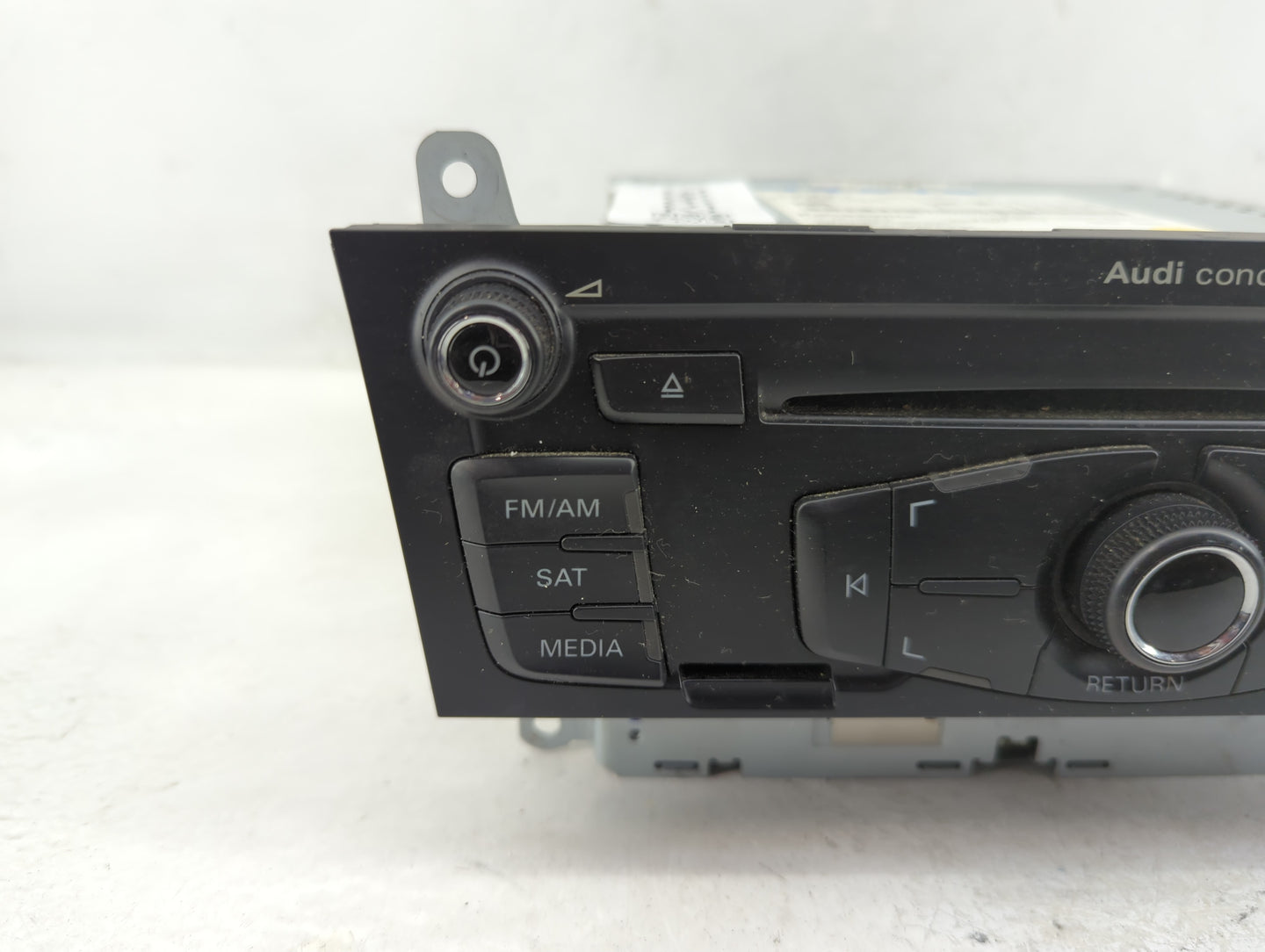 2010-2012 Audi A4 Radio AM FM Cd Player Receiver Replacement P/N:8T1035186R Fits Fits 2010 2011 2012 2013 2014 2015 2016 201