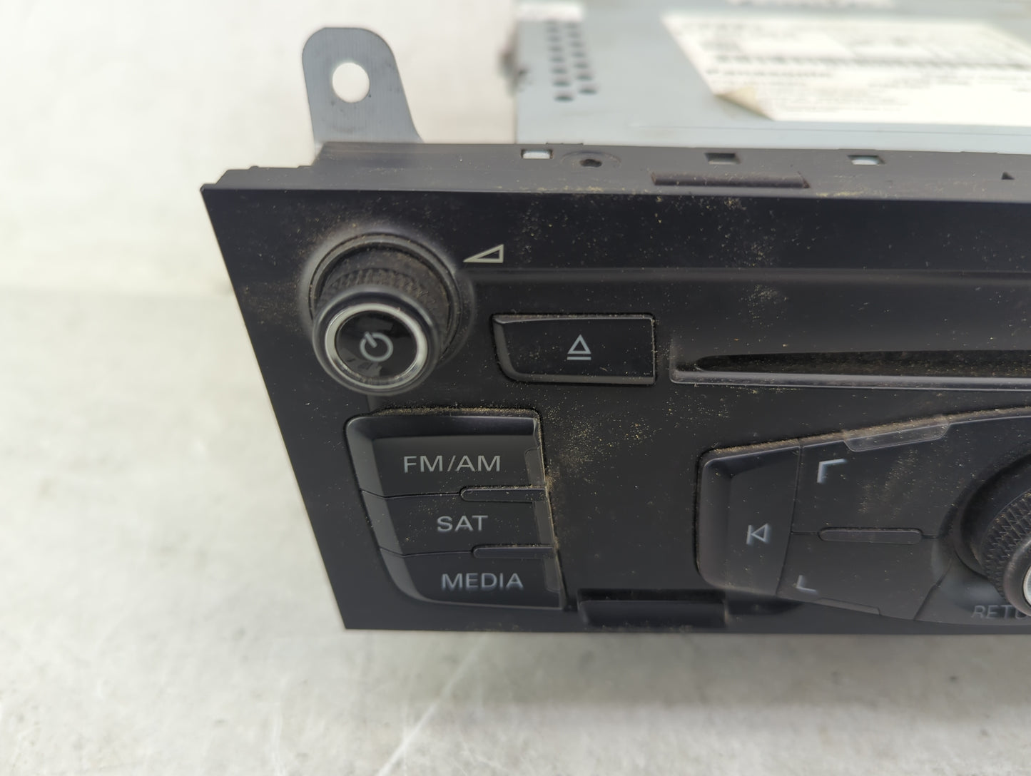 2010-2012 Audi A4 Radio AM FM Cd Player Receiver Replacement P/N:8T1035186R CQ-JA1962G Fits OEM Used Auto Parts - Oemusedaut