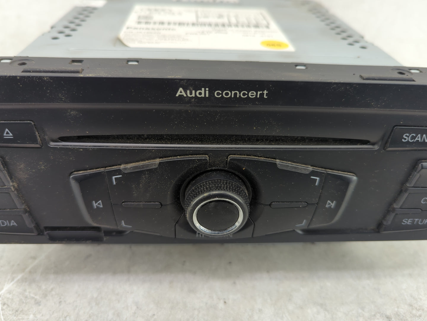 2010-2012 Audi A4 Radio AM FM Cd Player Receiver Replacement P/N:8T1035186R CQ-JA1962G Fits OEM Used Auto Parts - Oemusedaut