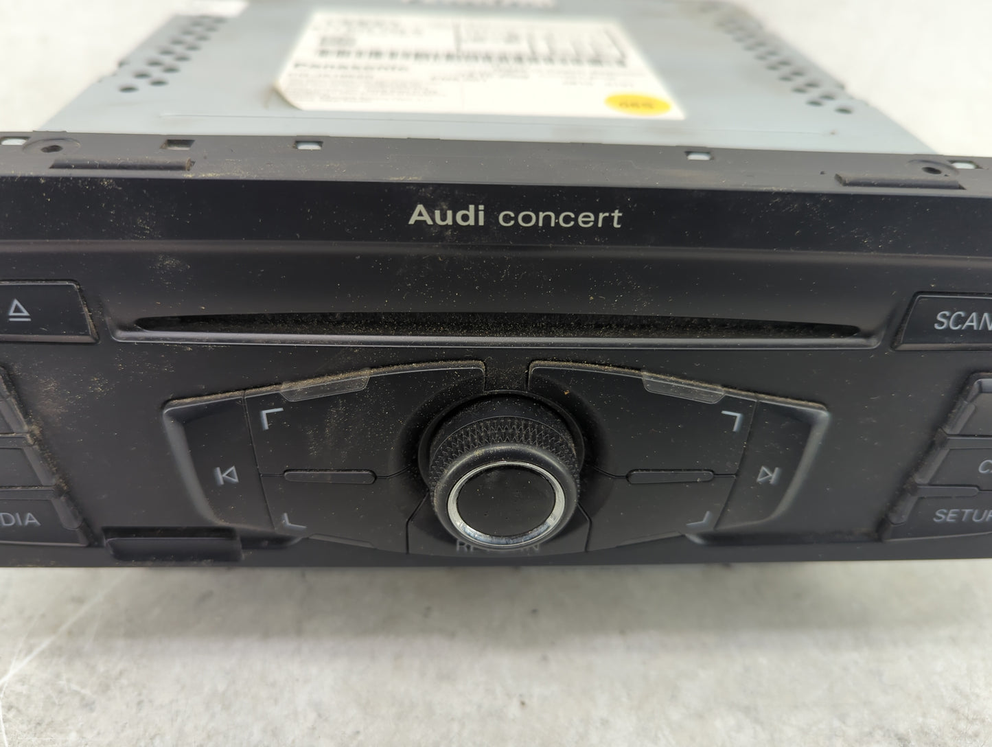2010-2012 Audi A4 Radio AM FM Cd Player Receiver Replacement P/N:8T1035186R CQ-JA1962G Fits OEM Used Auto Parts - Oemusedaut