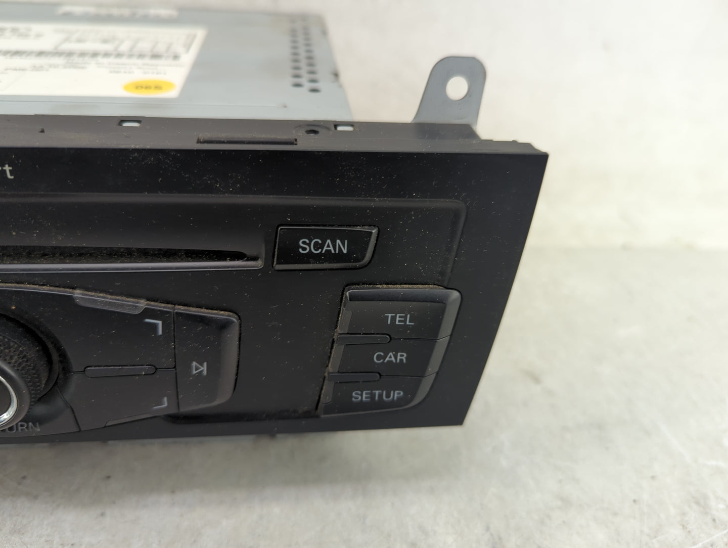 2010-2012 Audi A4 Radio AM FM Cd Player Receiver Replacement P/N:8T1035186R CQ-JA1962G Fits OEM Used Auto Parts - Oemusedaut