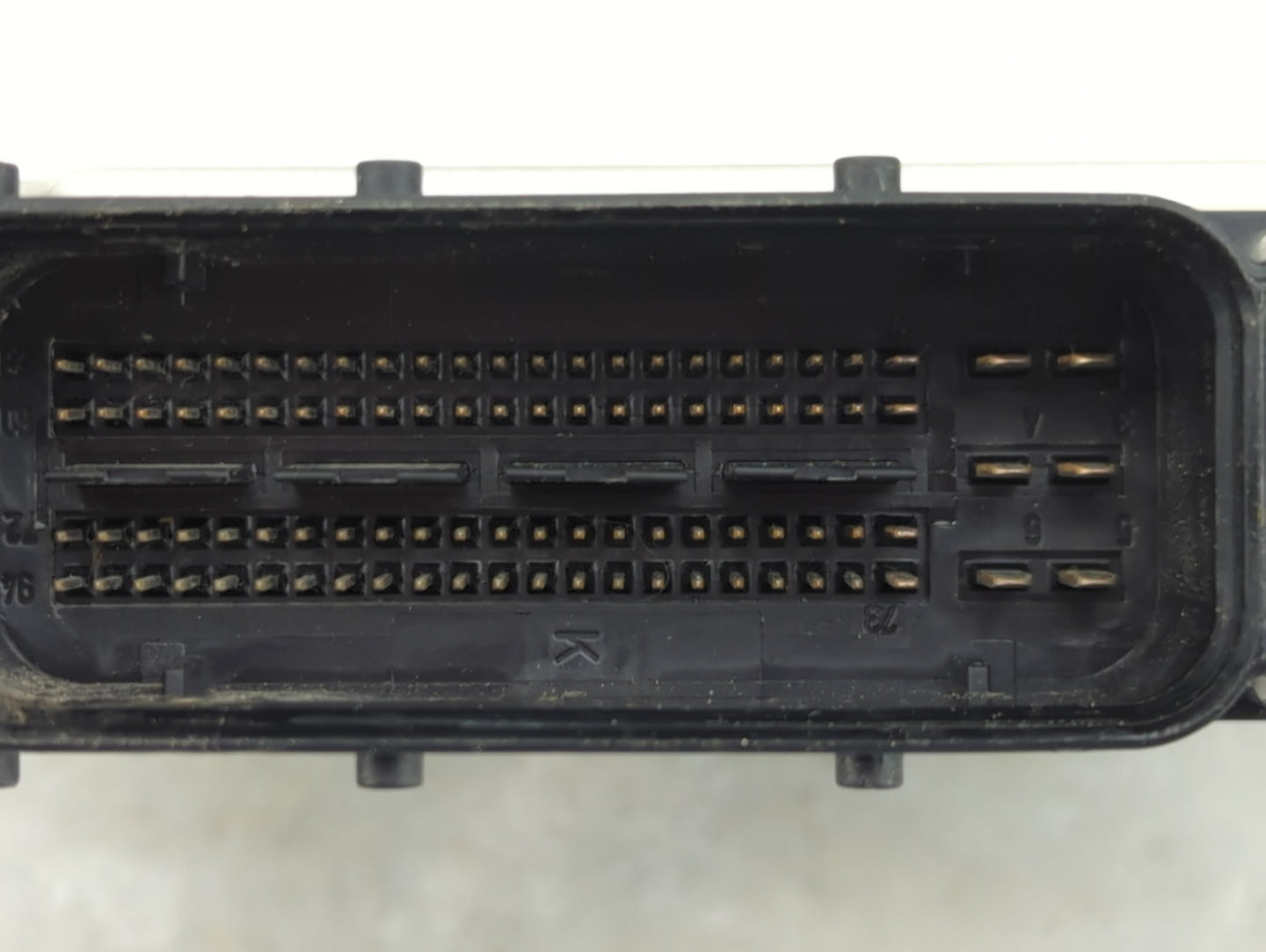 2010 Audi A4 PCM Engine Control Computer ECU ECM PCU OEM P/N:0 261 S05 139 8K2 907 115 AA Fits OEM Used Auto Parts - Oemused