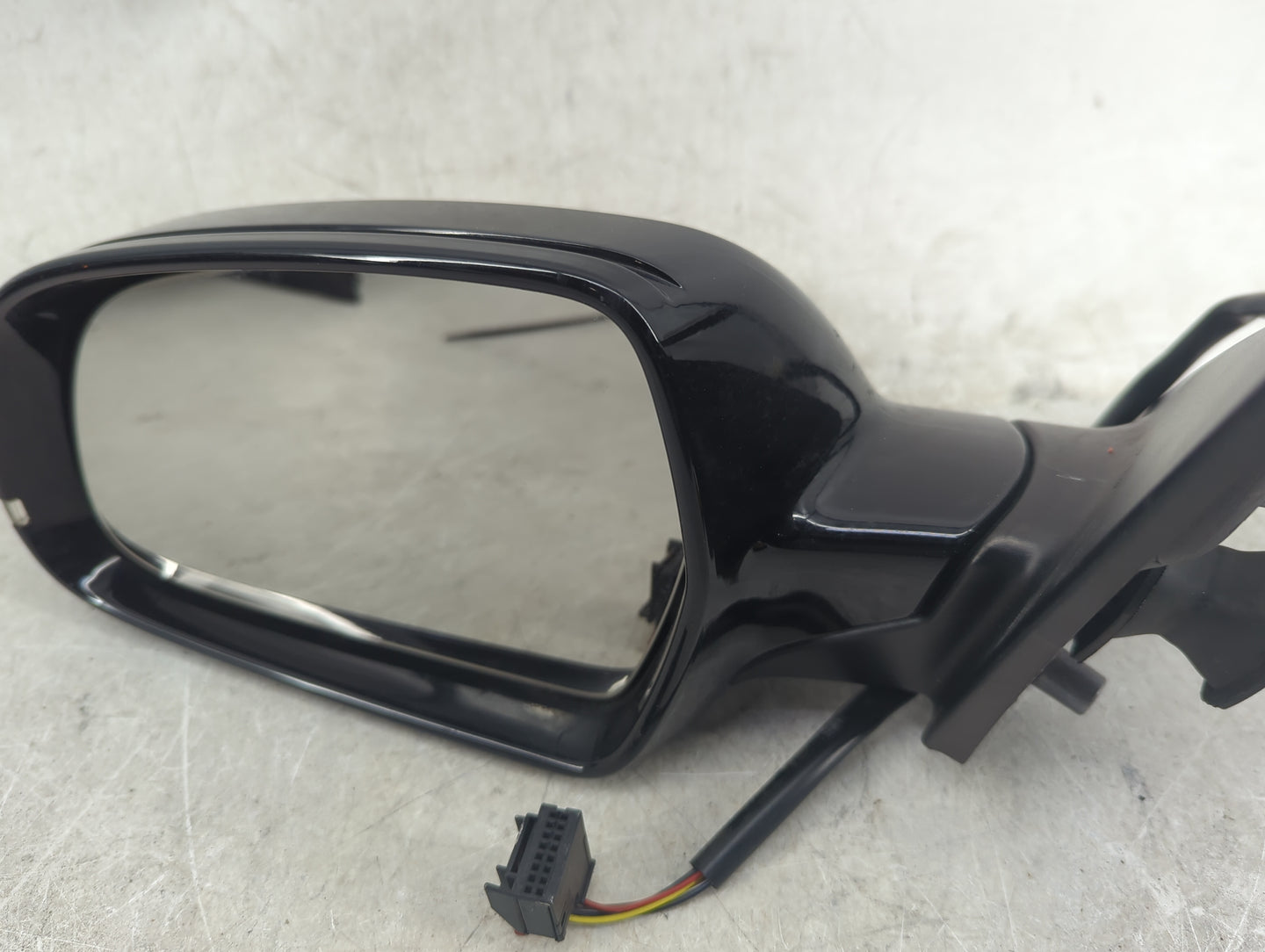 2010-2016 Audi A4 Driver Side View Mirror - Left Door Mirror OEM Used - Oemusedautoparts1.com