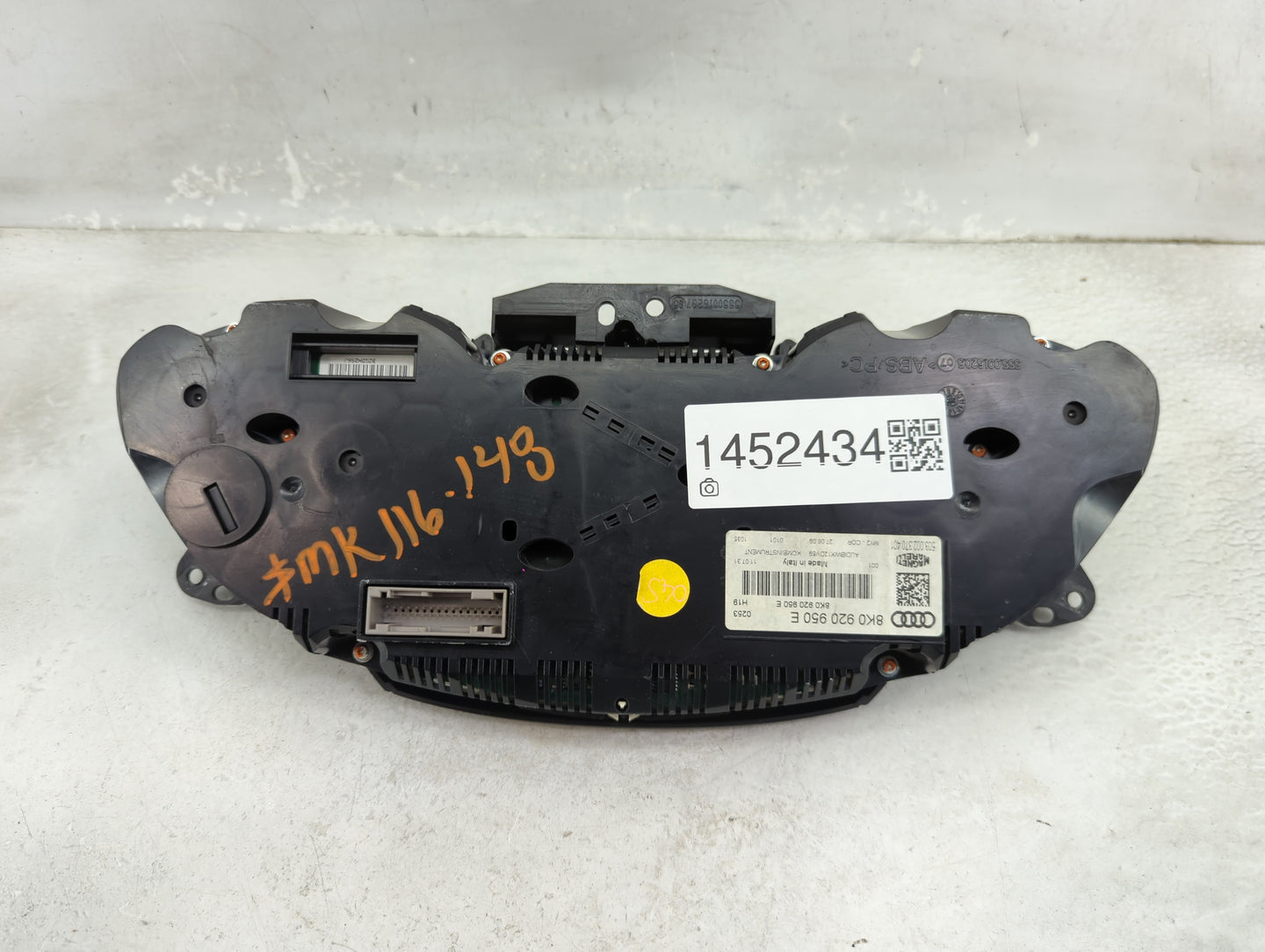 2010-2012 Audi A4 Instrument Cluster Speedometer Gauges P/N:8K0920950E 503002370401 Miles:71K Fits Fits 2010 2011 2012 OEM U