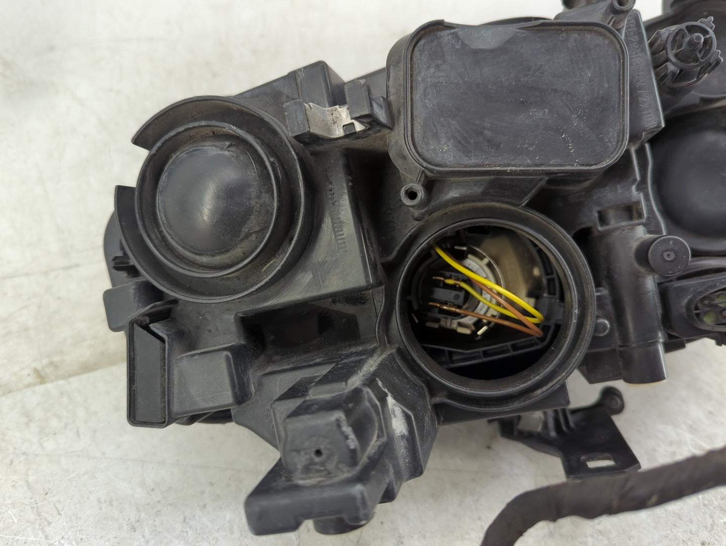 2009-2012 Audi A4 Passenger Right Oem Head Light Headlight Lamp - Oemusedautoparts1.com