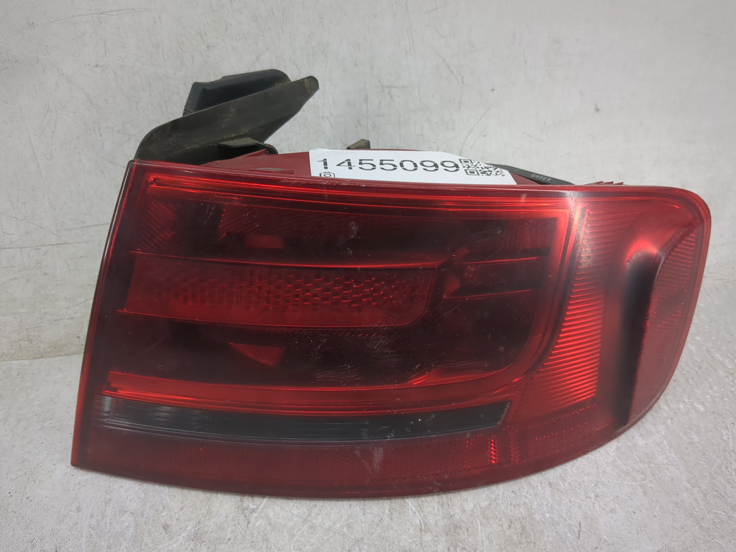 2009-2012 Audi A4 Tail Light Assembly Passenger Right OEM P/N:PP-T20 Fits Fits 2009 2010 2011 2012 OEM Used Auto Parts - Oem