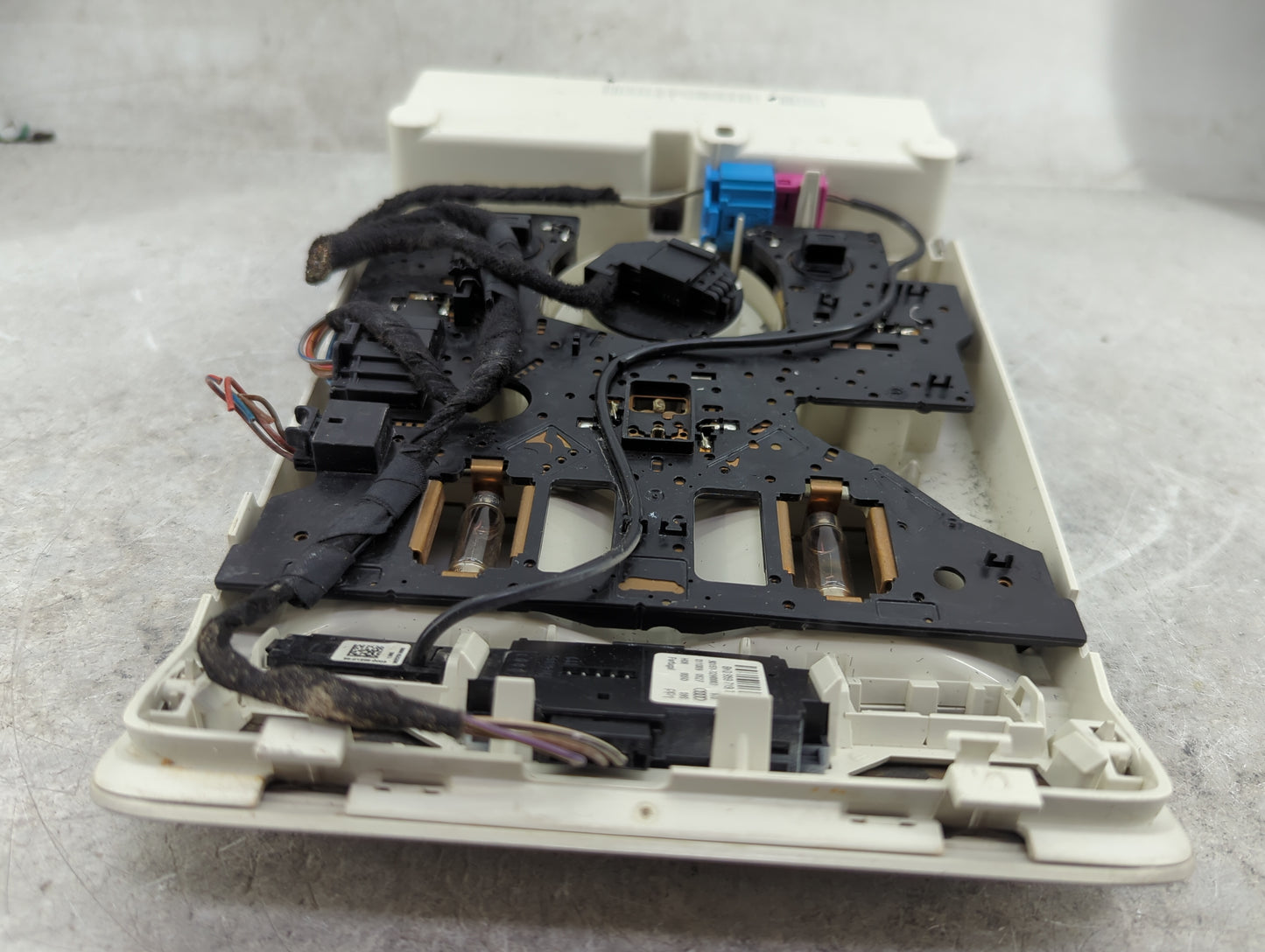 2010 Audi A4 Overhead Roof Console - Oemusedautoparts1.com
