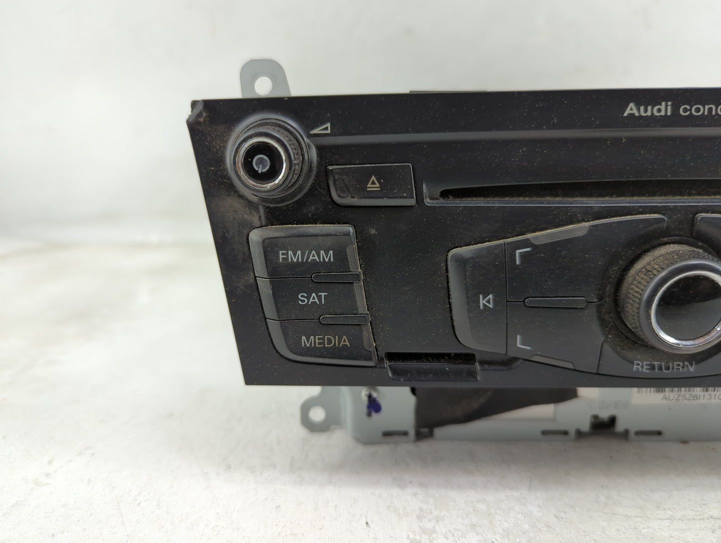 2010-2012 Audi A4 Radio AM FM Cd Player Receiver Replacement P/N:8T1 035 186 R Fits Fits 2010 2011 2012 2013 2014 2015 2016 