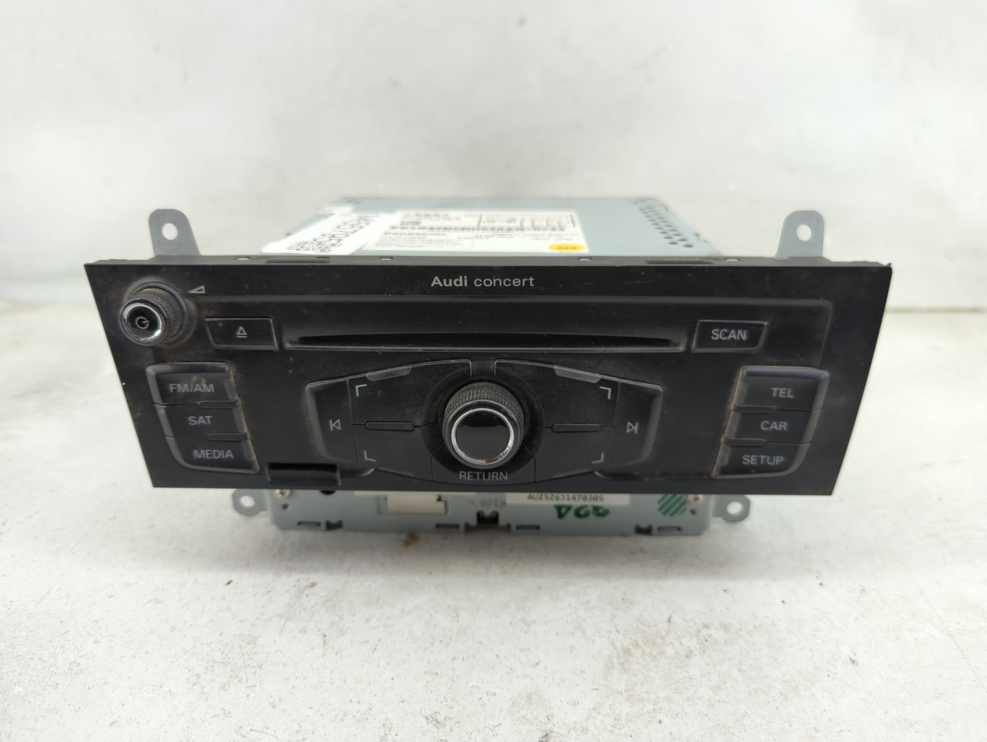 2010-2012 Audi A4 Radio AM FM Cd Player Receiver Replacement P/N:8T1035186R CQ-JA1962G Fits OEM Used Auto Parts - Oemusedaut