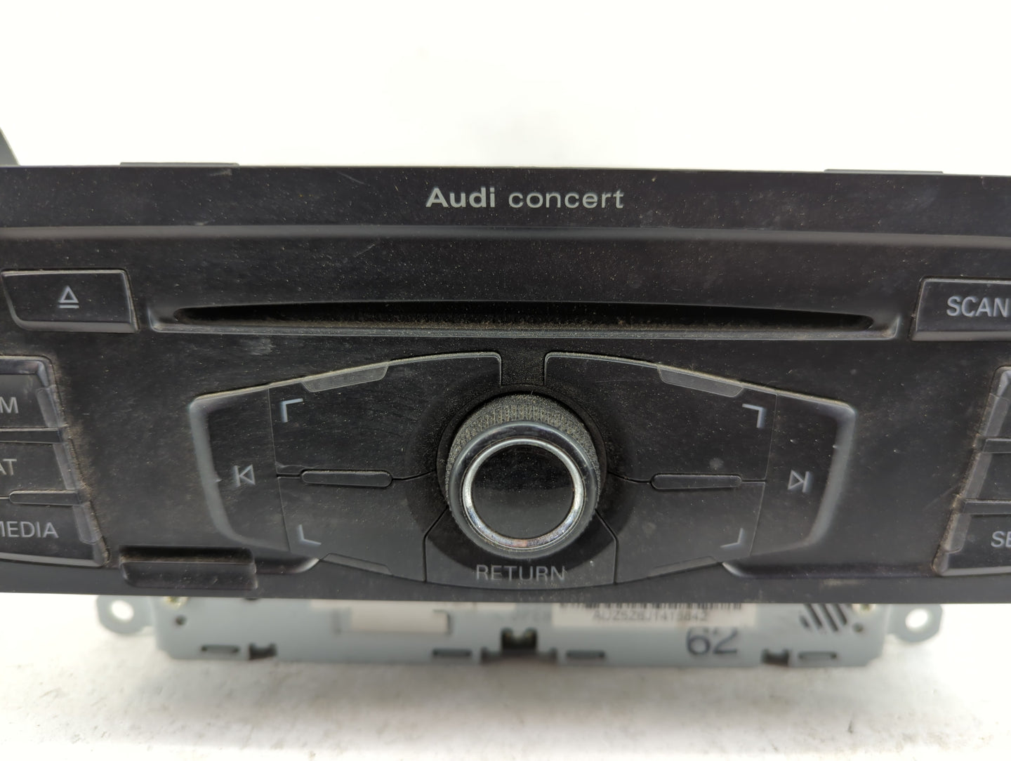 2010-2012 Audi A4 Radio AM FM Cd Player Receiver Replacement P/N:8T1035186R CQ-JA1962G Fits OEM Used Auto Parts - Oemusedaut