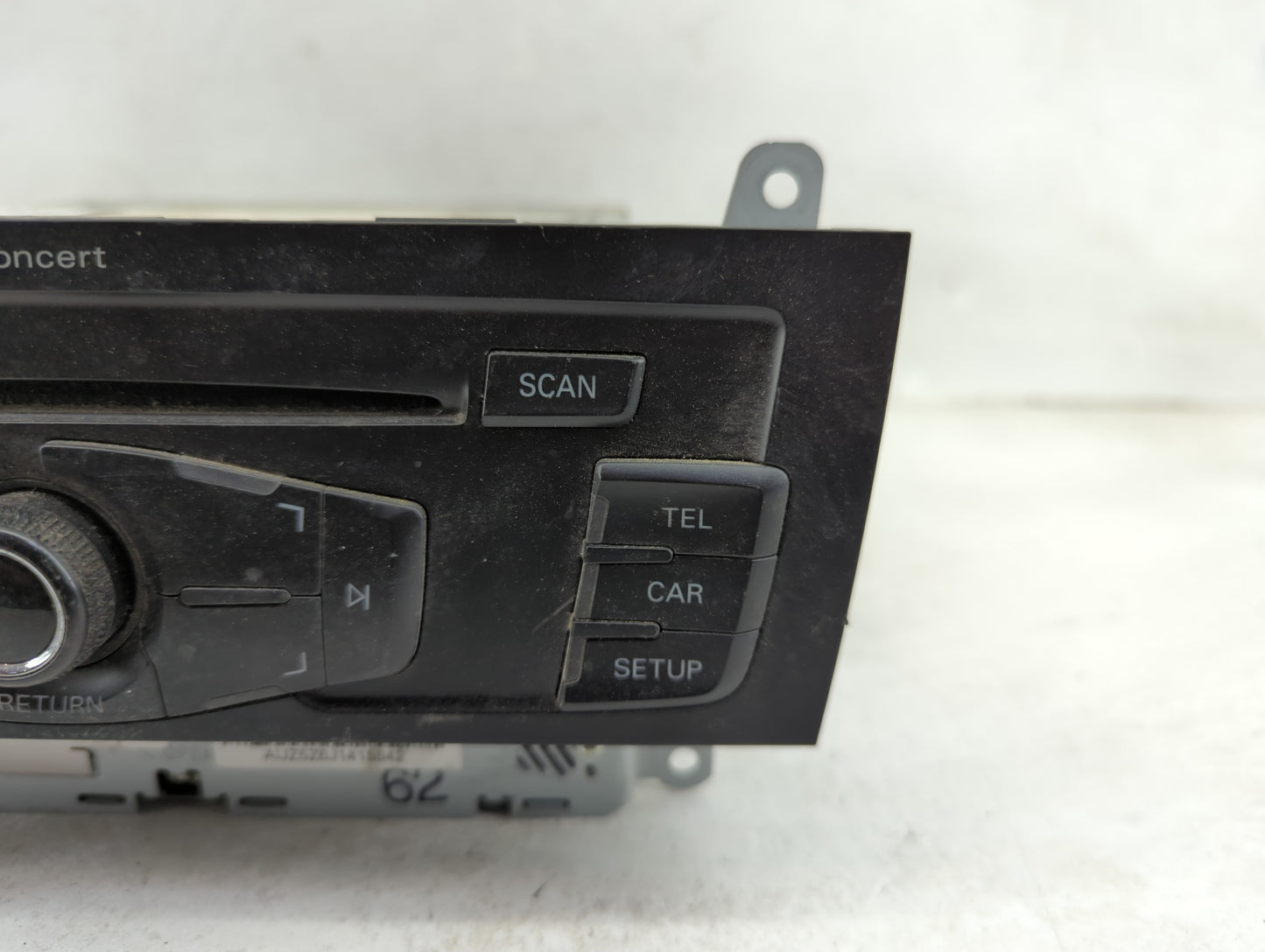 2010-2012 Audi A4 Radio AM FM Cd Player Receiver Replacement P/N:8T1035186R CQ-JA1962G Fits OEM Used Auto Parts - Oemusedaut