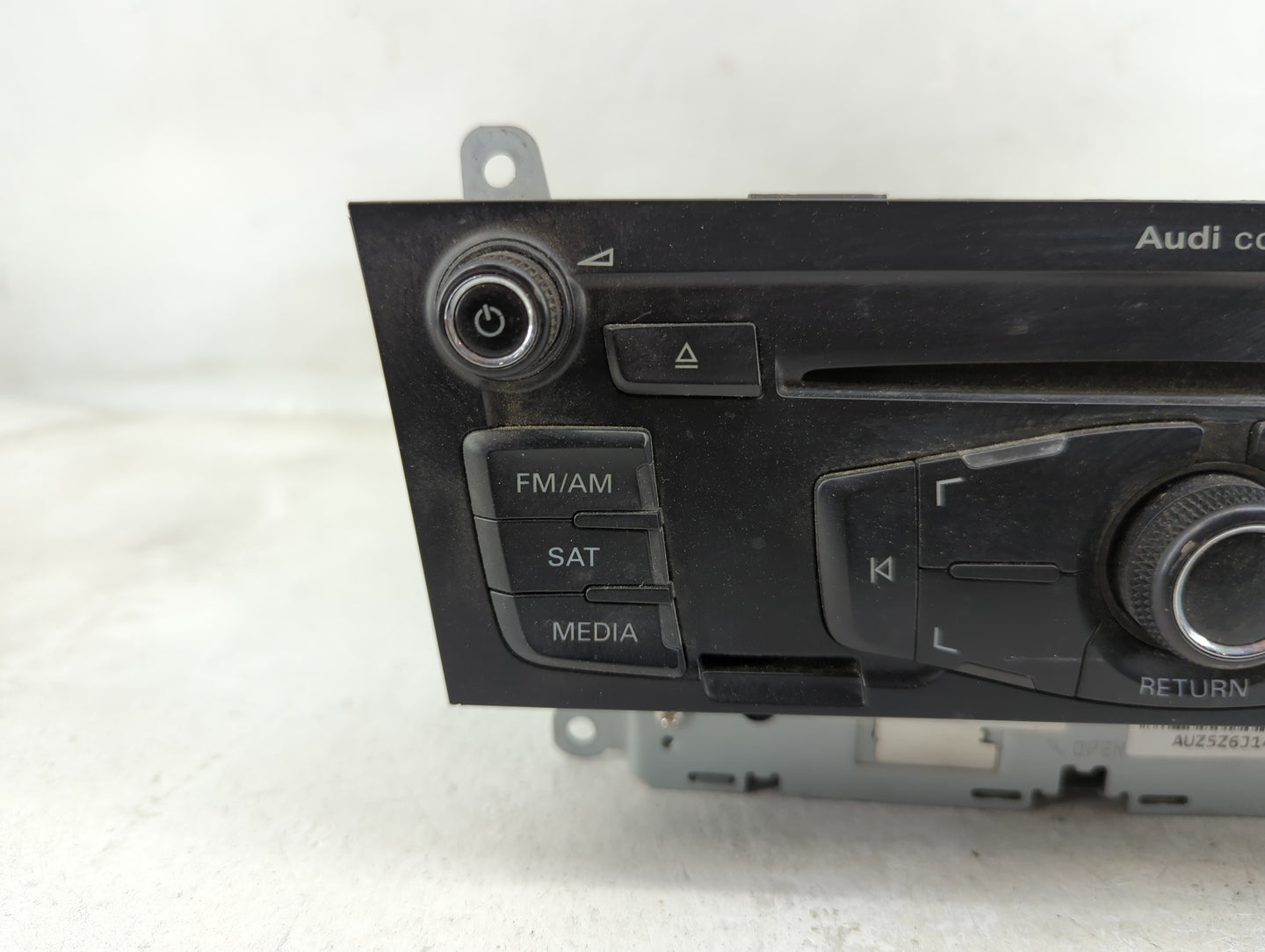 2010-2012 Audi A4 Radio AM FM Cd Player Receiver Replacement P/N:8T1035186R CQ-JA1962G Fits OEM Used Auto Parts - Oemusedaut