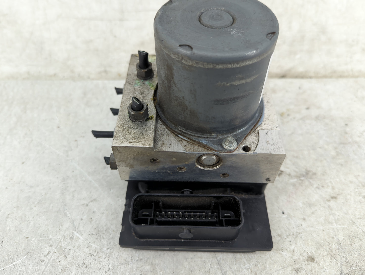 2010-2012 Audi A4 ABS Pump Control Module Replacement P/N:0 265 236 191 Fits Fits 2010 2011 2012 OEM Used Auto Parts - Oemus