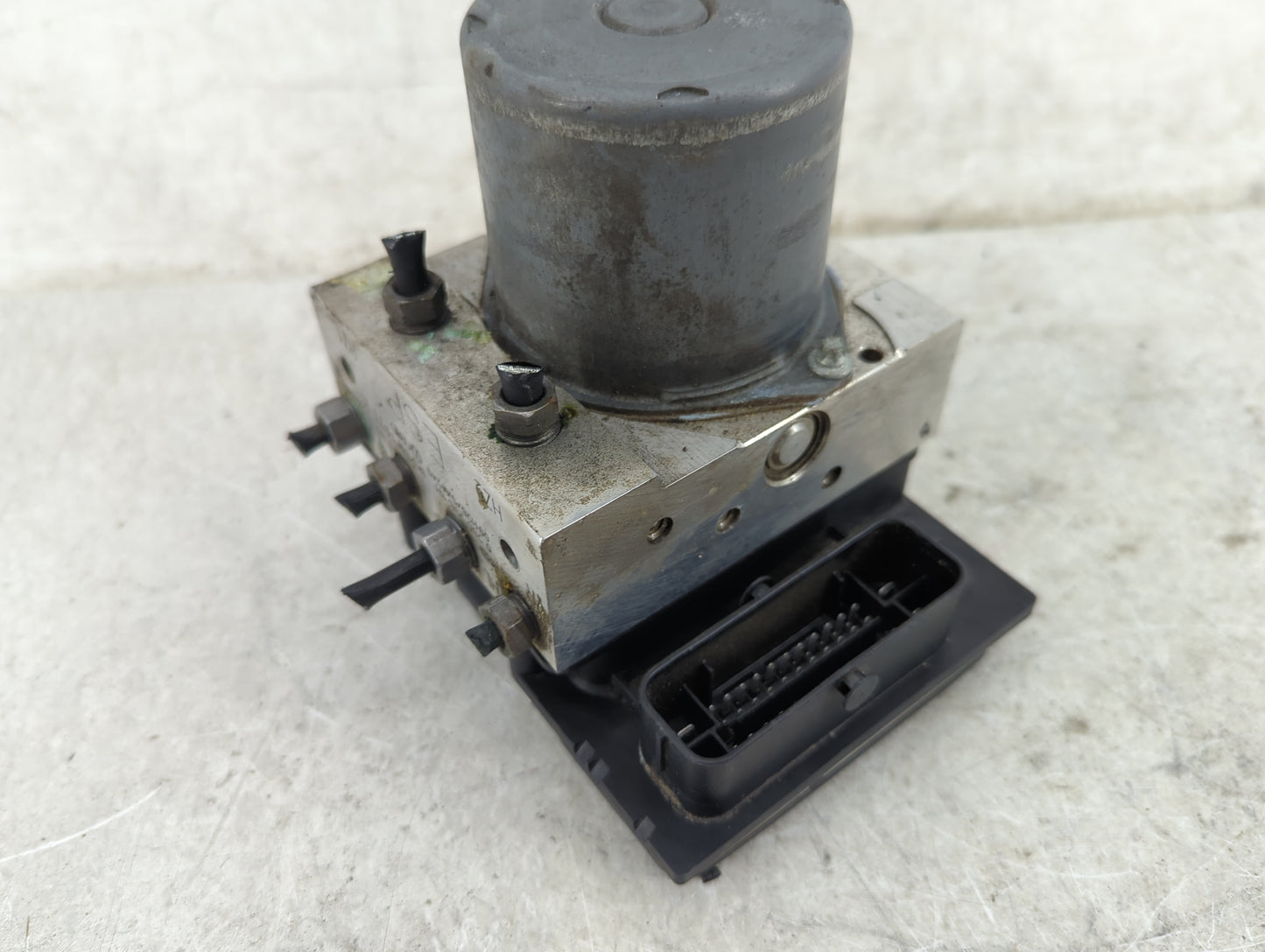 2010-2012 Audi A4 ABS Pump Control Module Replacement P/N:0 265 236 191 Fits Fits 2010 2011 2012 OEM Used Auto Parts - Oemus