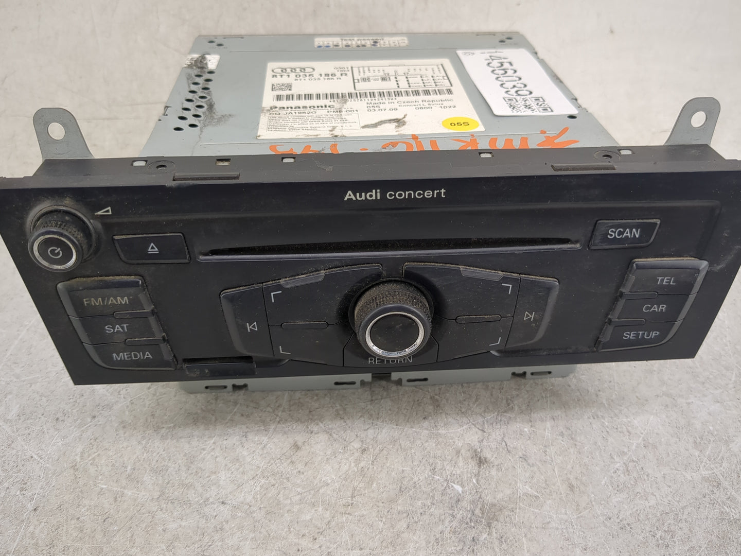 2010-2012 Audi A4 Radio AM FM Cd Player Receiver Replacement P/N:8T1035186R CQ-JA1962G Fits OEM Used Auto Parts - Oemusedaut