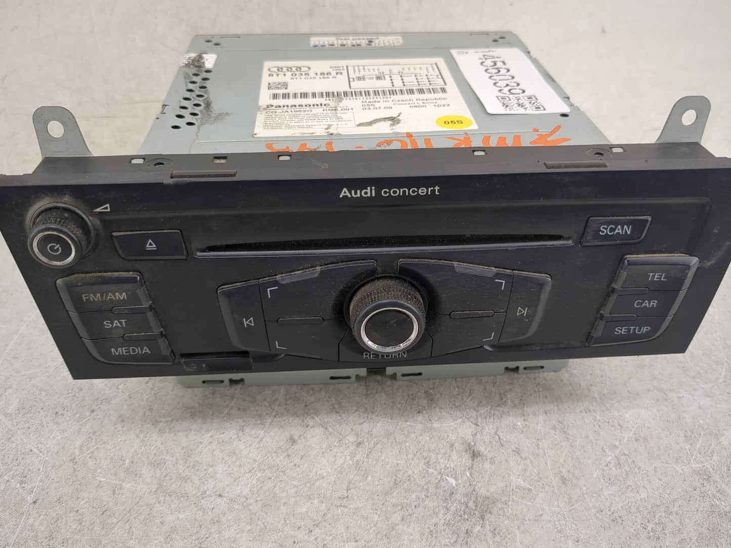 2010-2012 Audi A4 Radio AM FM Cd Player Receiver Replacement P/N:8T1035186R CQ-JA1962G Fits OEM Used Auto Parts - Oemusedaut