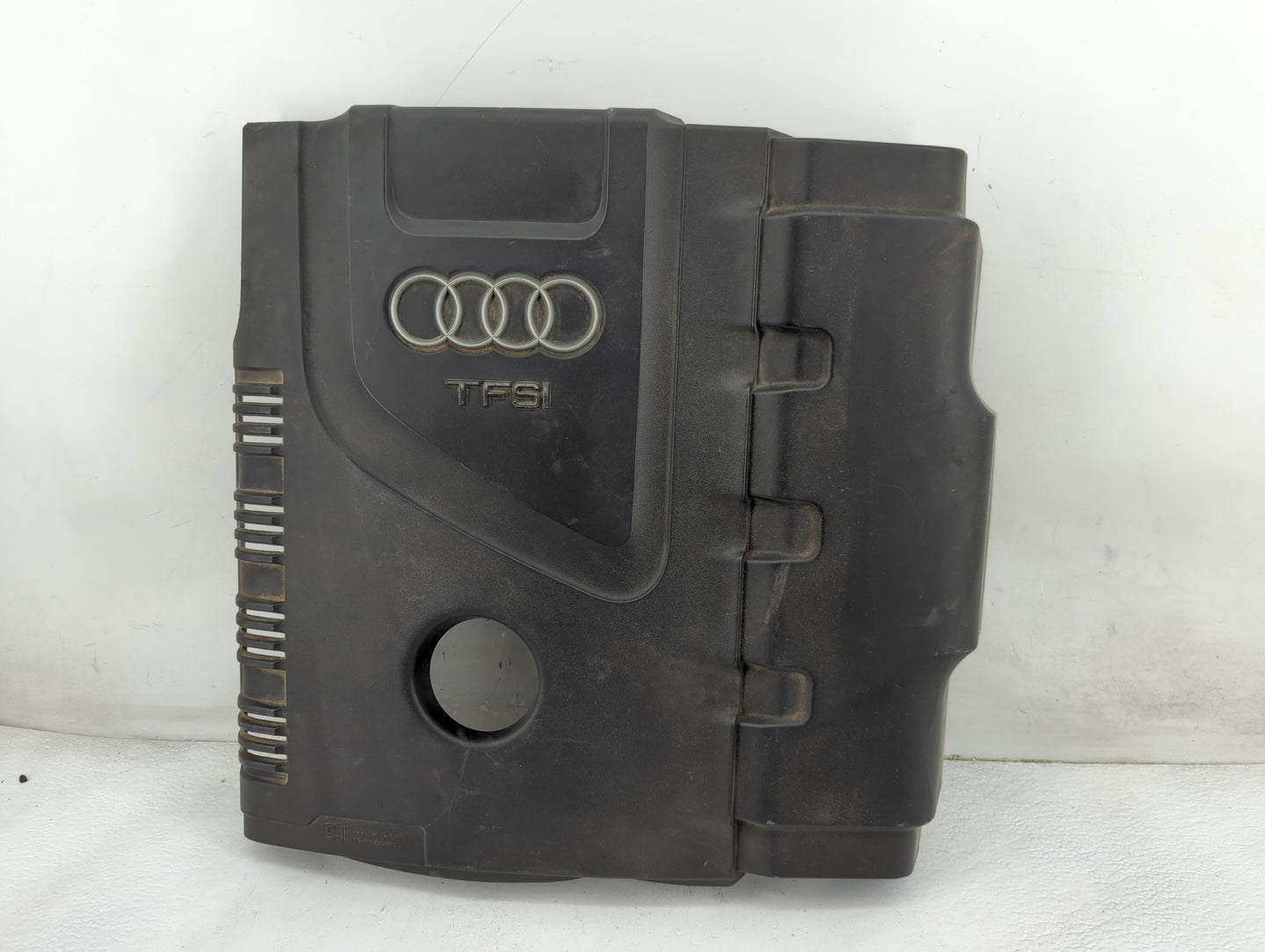 2010 Audi A4 Engine Cover - Oemusedautoparts1.com