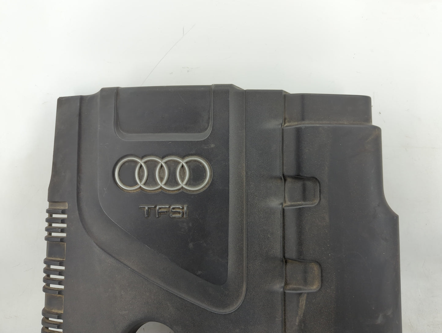 2010 Audi A4 Engine Cover - Oemusedautoparts1.com