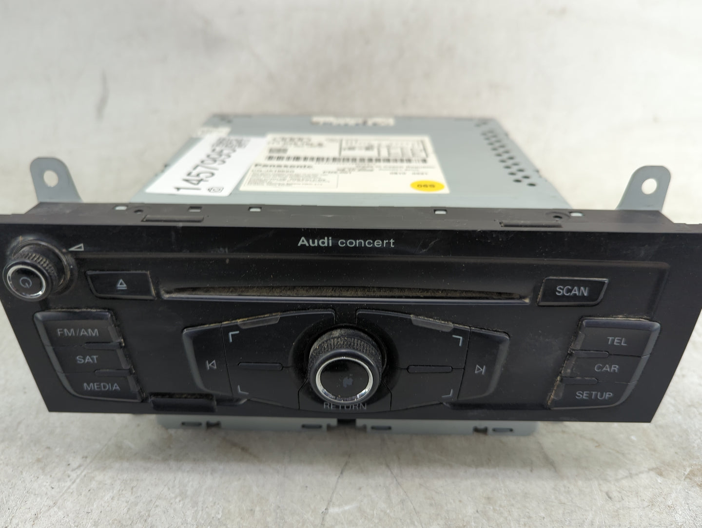 2010-2012 Audi A4 Radio AM FM Cd Player Receiver Replacement P/N:8T1035186R CQ-JA1962G Fits OEM Used Auto Parts - Oemusedaut