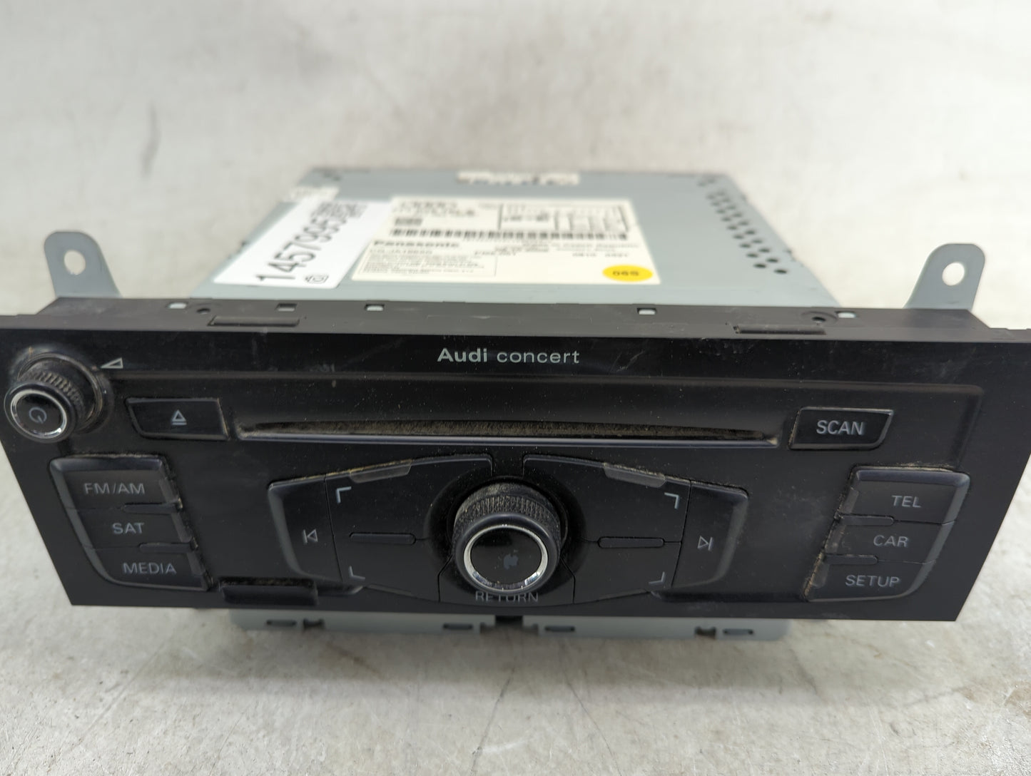 2010-2012 Audi A4 Radio AM FM Cd Player Receiver Replacement P/N:8T1035186R CQ-JA1962G Fits OEM Used Auto Parts - Oemusedaut