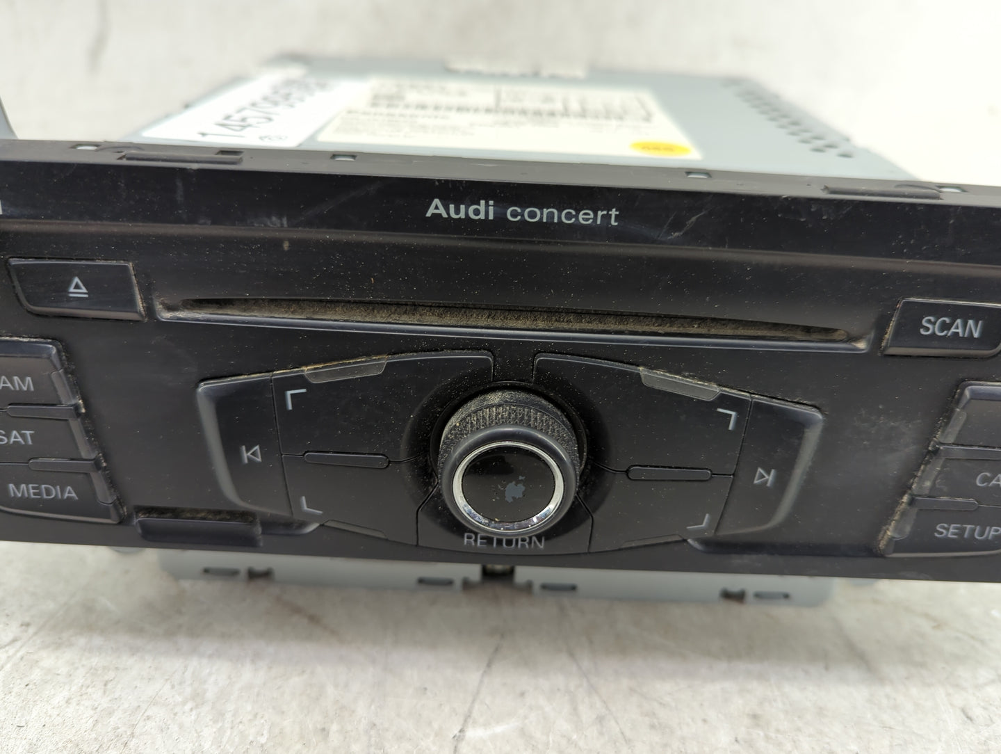2010-2012 Audi A4 Radio AM FM Cd Player Receiver Replacement P/N:8T1035186R CQ-JA1962G Fits OEM Used Auto Parts - Oemusedaut
