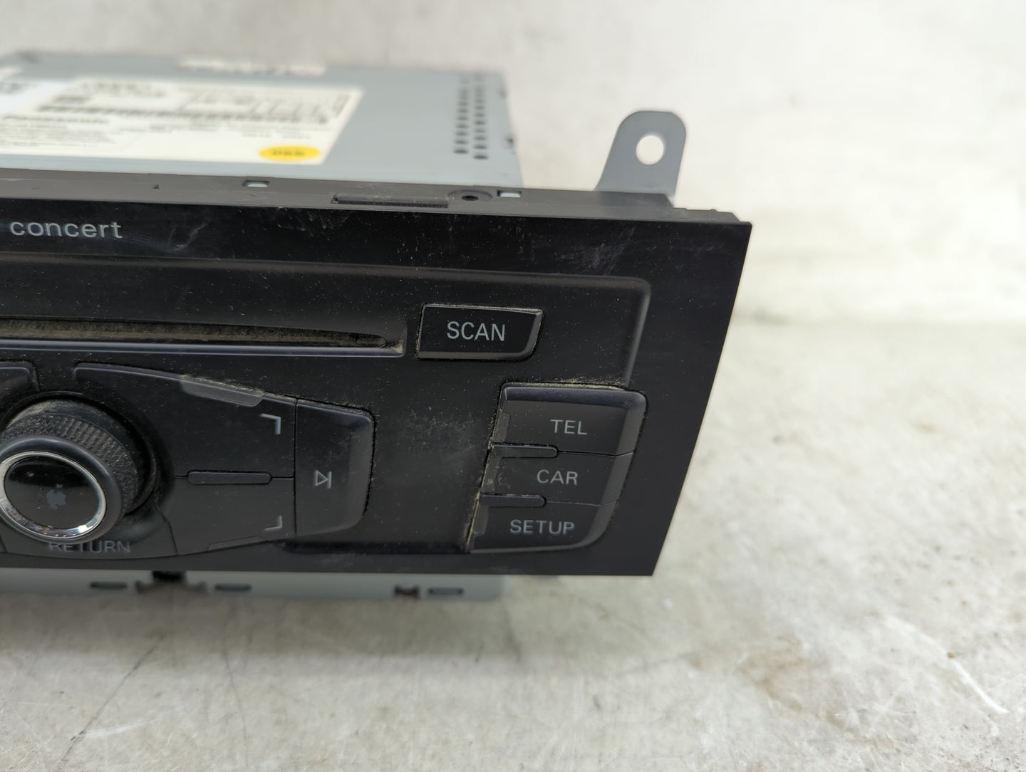 2010-2012 Audi A4 Radio AM FM Cd Player Receiver Replacement P/N:8T1035186R CQ-JA1962G Fits OEM Used Auto Parts - Oemusedaut