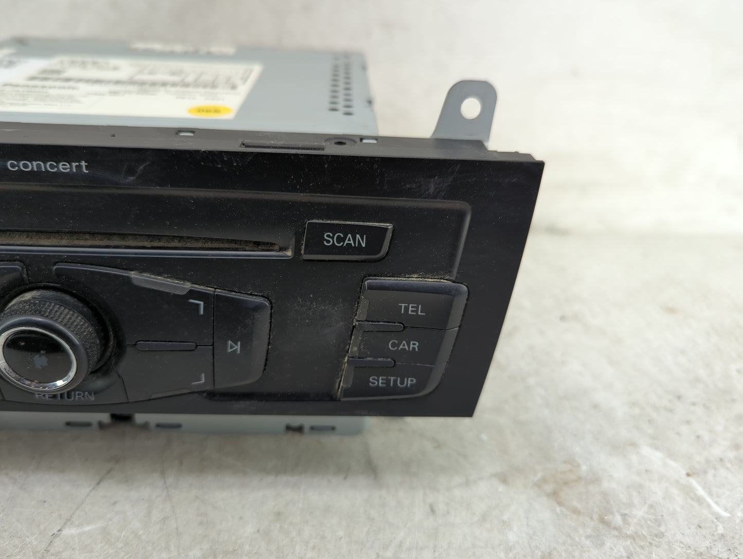 2010-2012 Audi A4 Radio AM FM Cd Player Receiver Replacement P/N:8T1035186R CQ-JA1962G Fits OEM Used Auto Parts - Oemusedaut