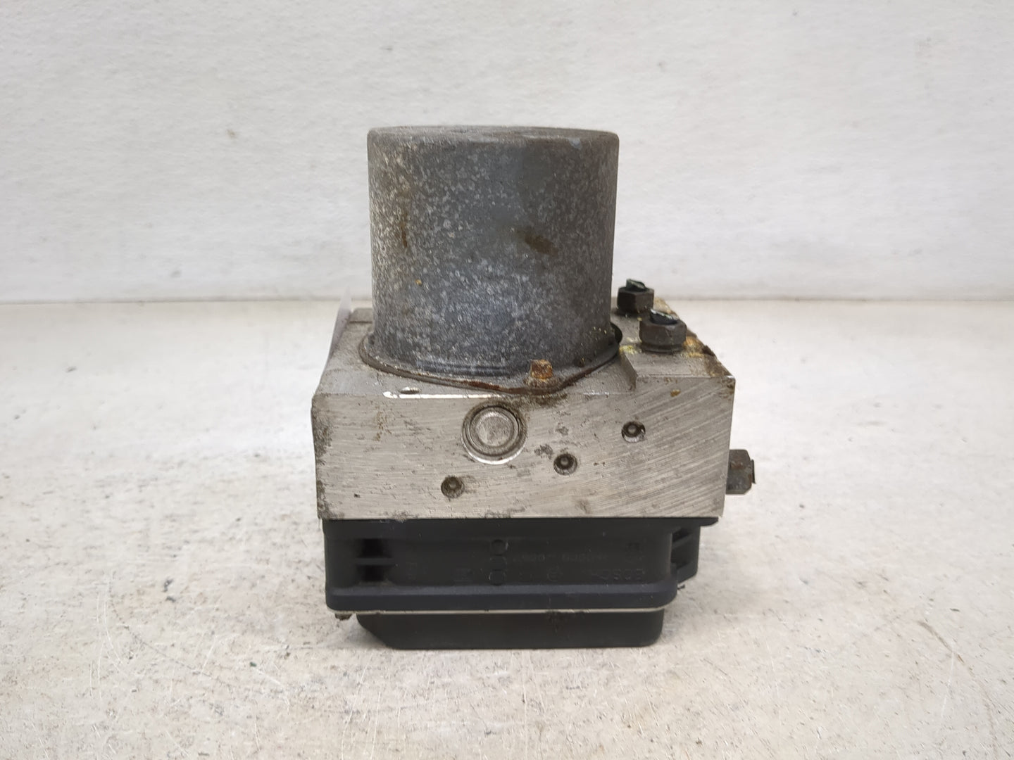 2009-2010 Audi A4 ABS Pump Control Module Replacement P/N:0265236188 8K0614517F, 0265951170, 8K0907379 Fits Fits 2009 2010 O